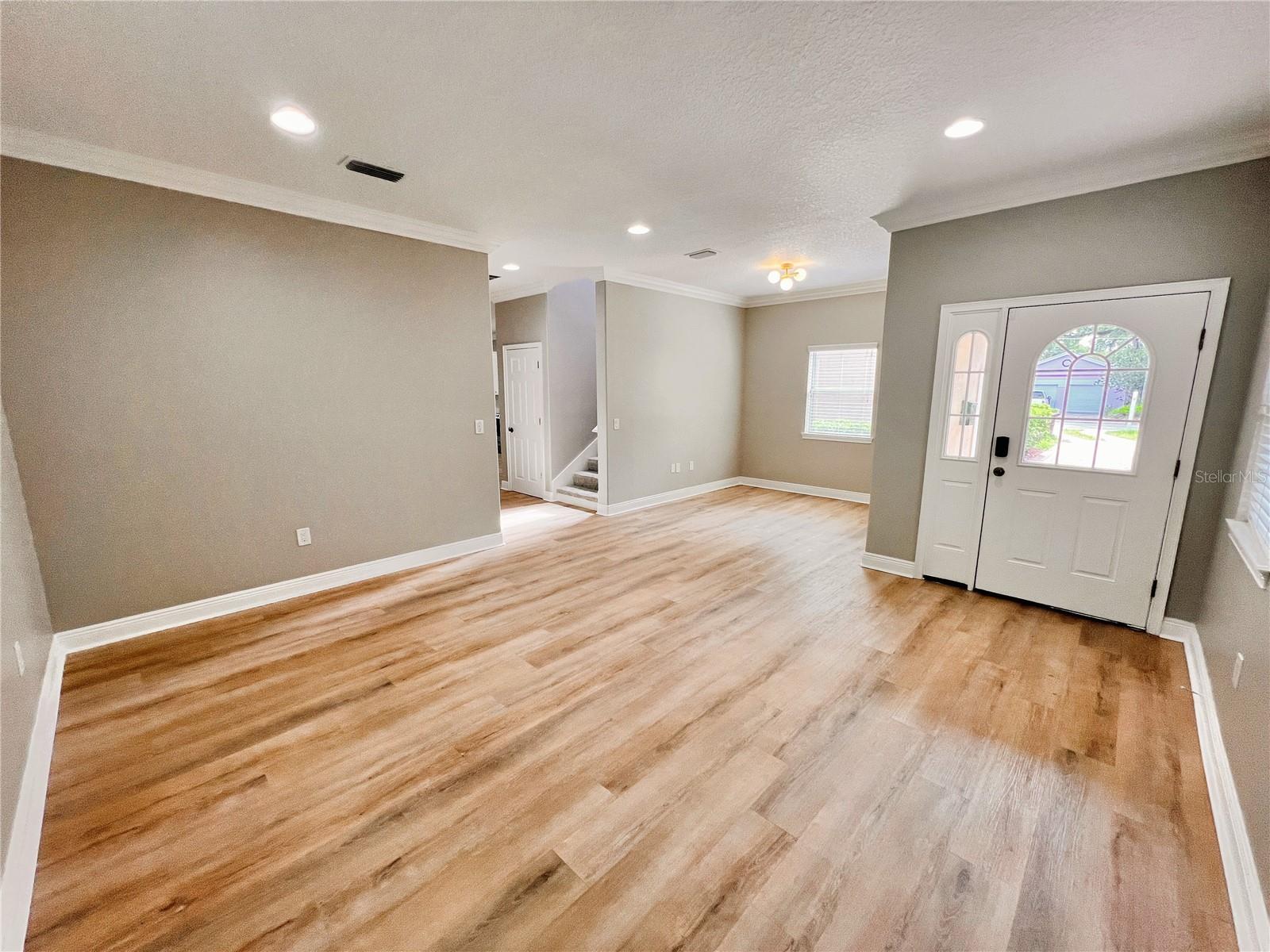 Image 5 of 31 For 1130 Hardy Avenue