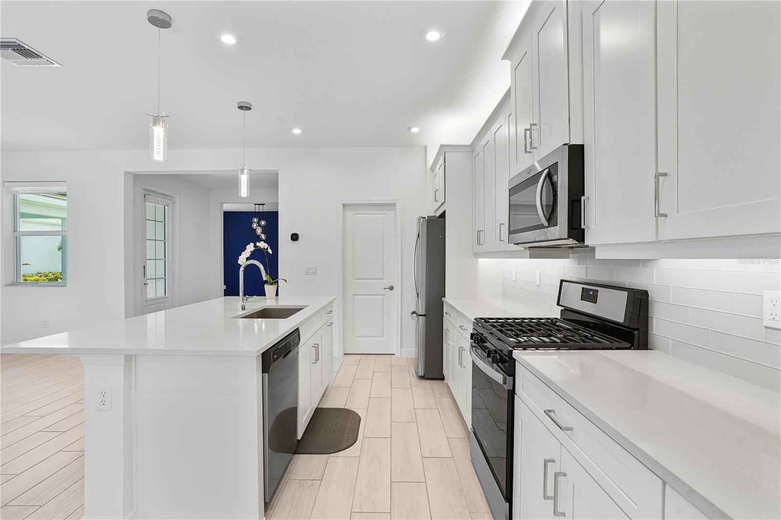 Image 14 of 96 For 11687 Viridian Boulevard