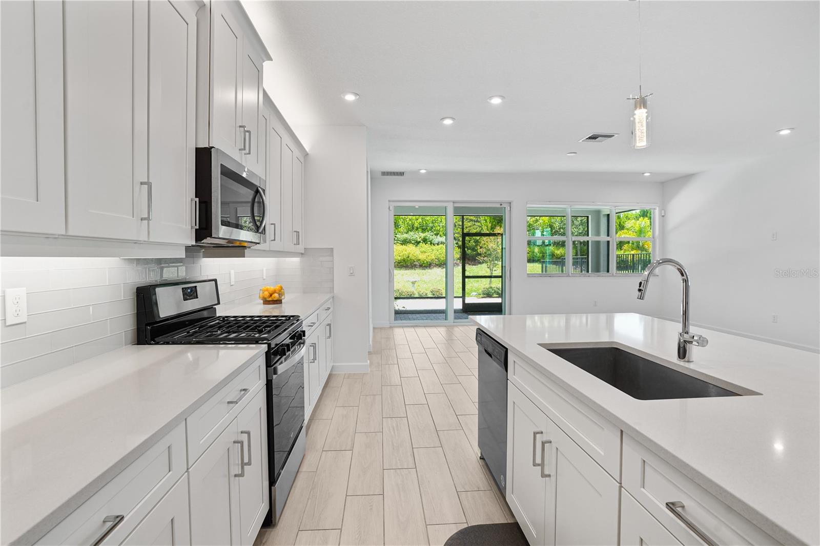 Image 15 of 96 For 11687 Viridian Boulevard