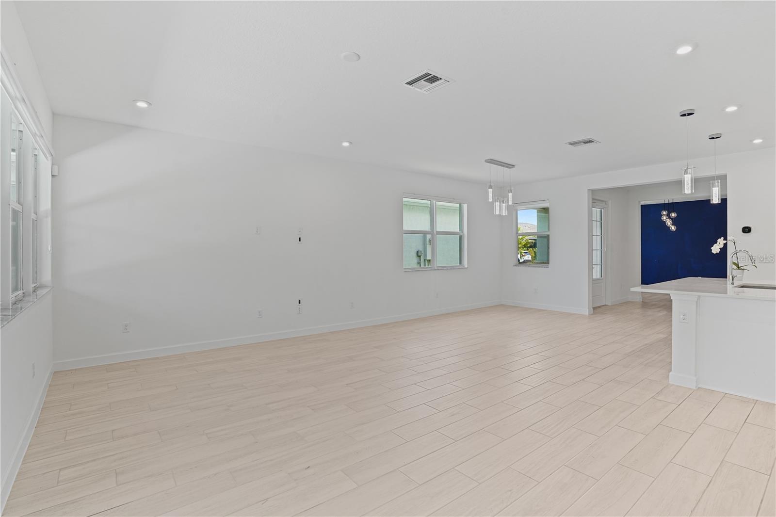 Image 17 of 96 For 11687 Viridian Boulevard