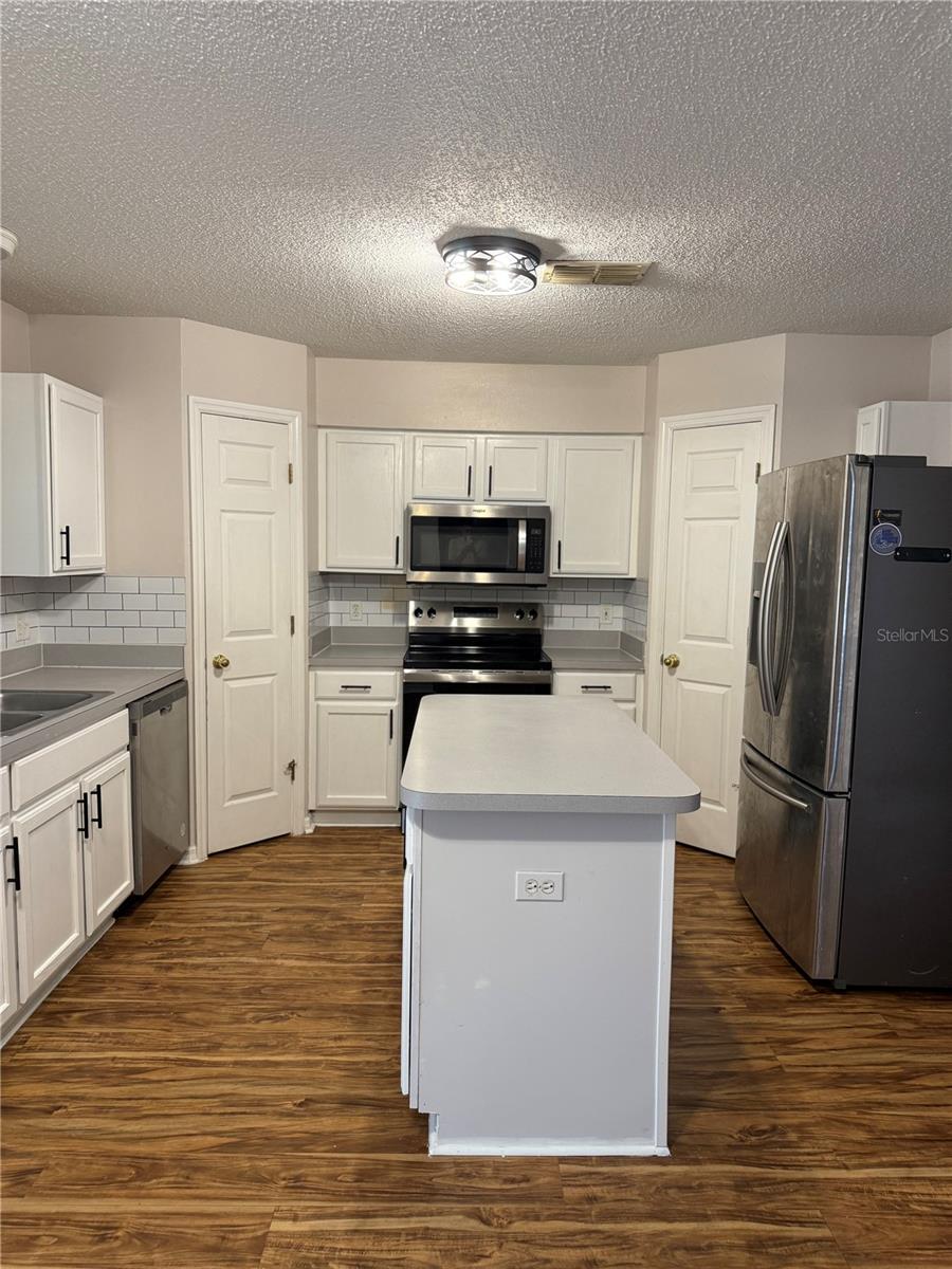 Image 11 of 43 For 16053 Wilkinson Drive