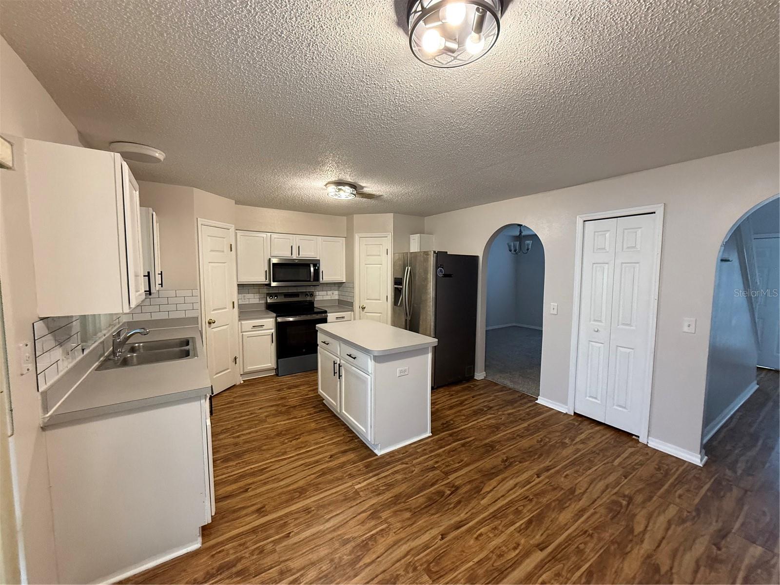 Image 12 of 43 For 16053 Wilkinson Drive