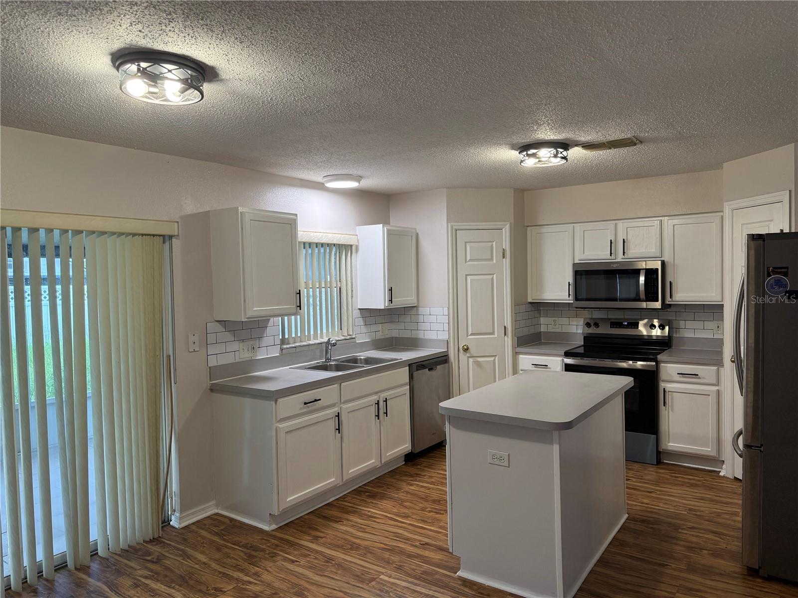 Image 15 of 43 For 16053 Wilkinson Drive