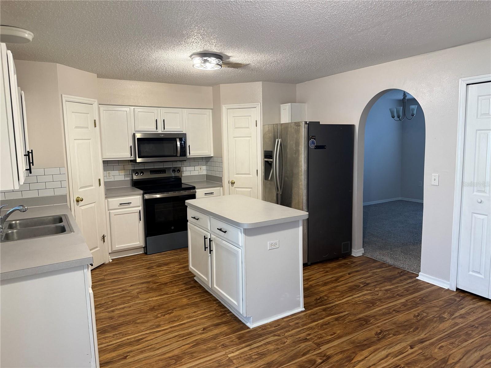 Image 9 of 43 For 16053 Wilkinson Drive