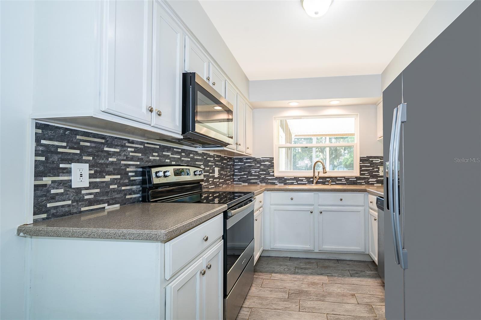Image 11 of 28 For 1105 Morse Avenue