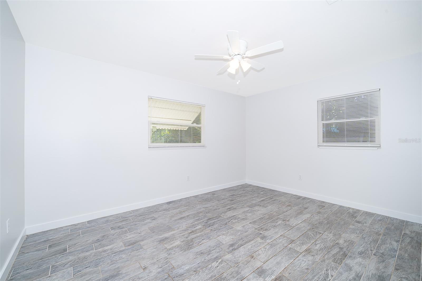 Image 17 of 28 For 1105 Morse Avenue