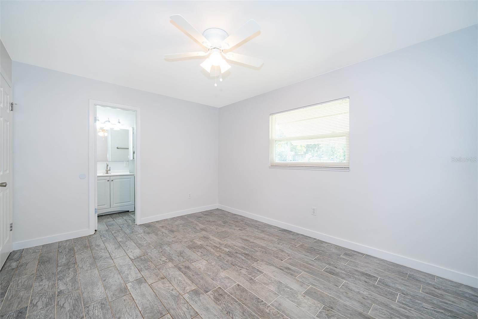 Image 18 of 28 For 1105 Morse Avenue