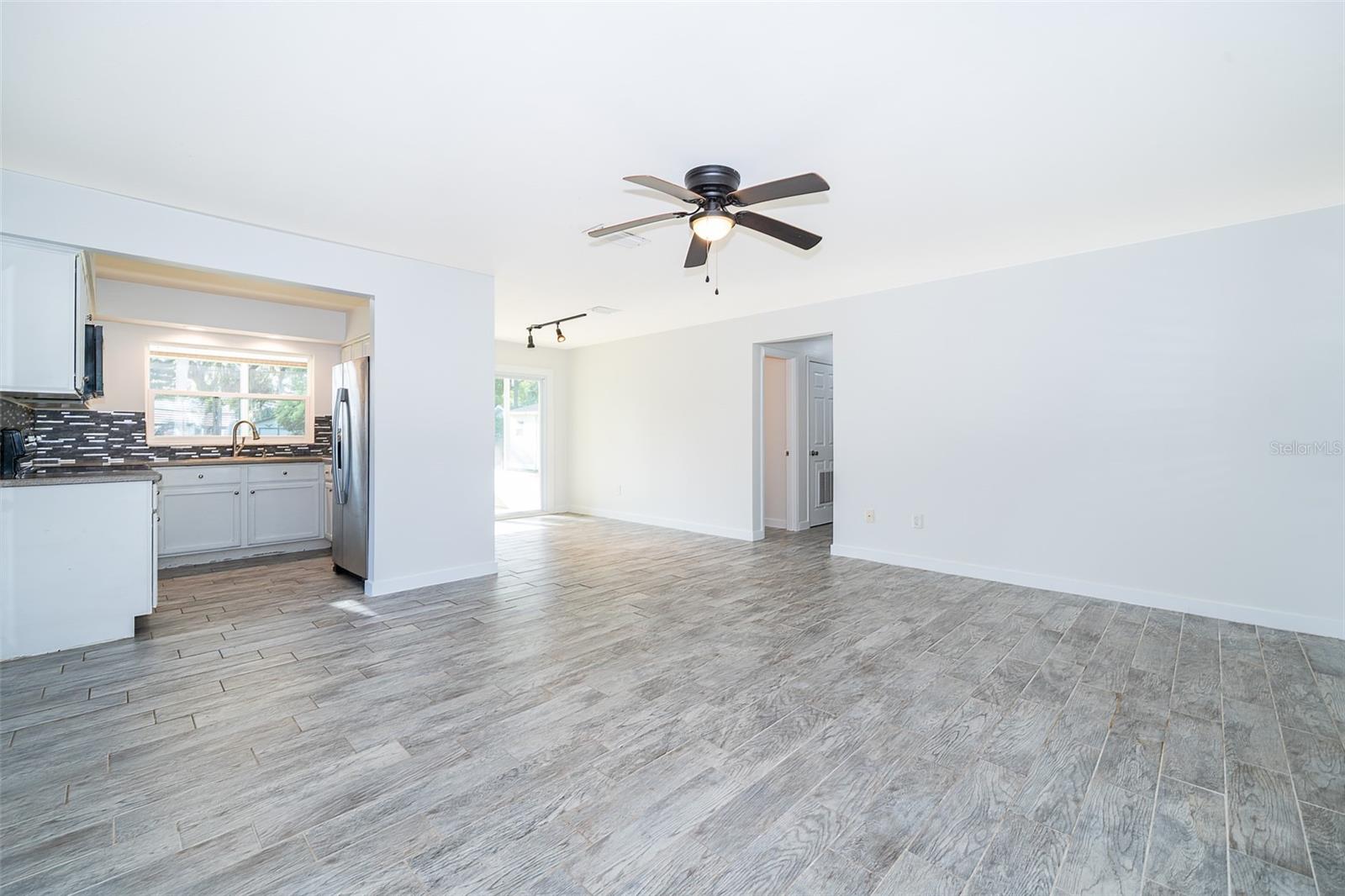 Image 4 of 28 For 1105 Morse Avenue