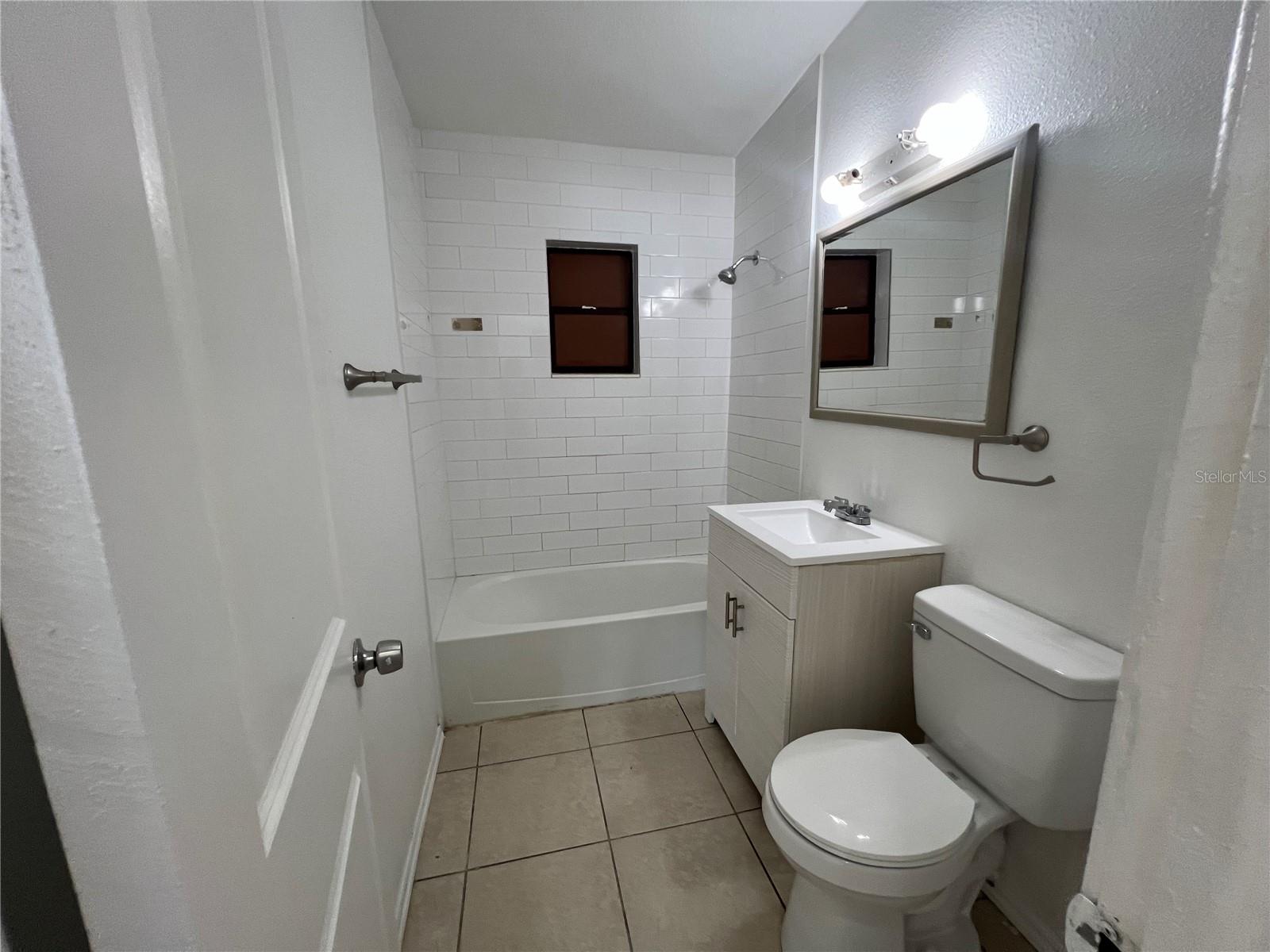 Image 12 of 17 For 989 Fiske Boulevard