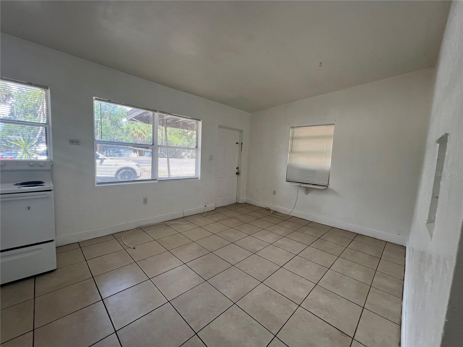 Image 13 of 17 For 989 Fiske Boulevard