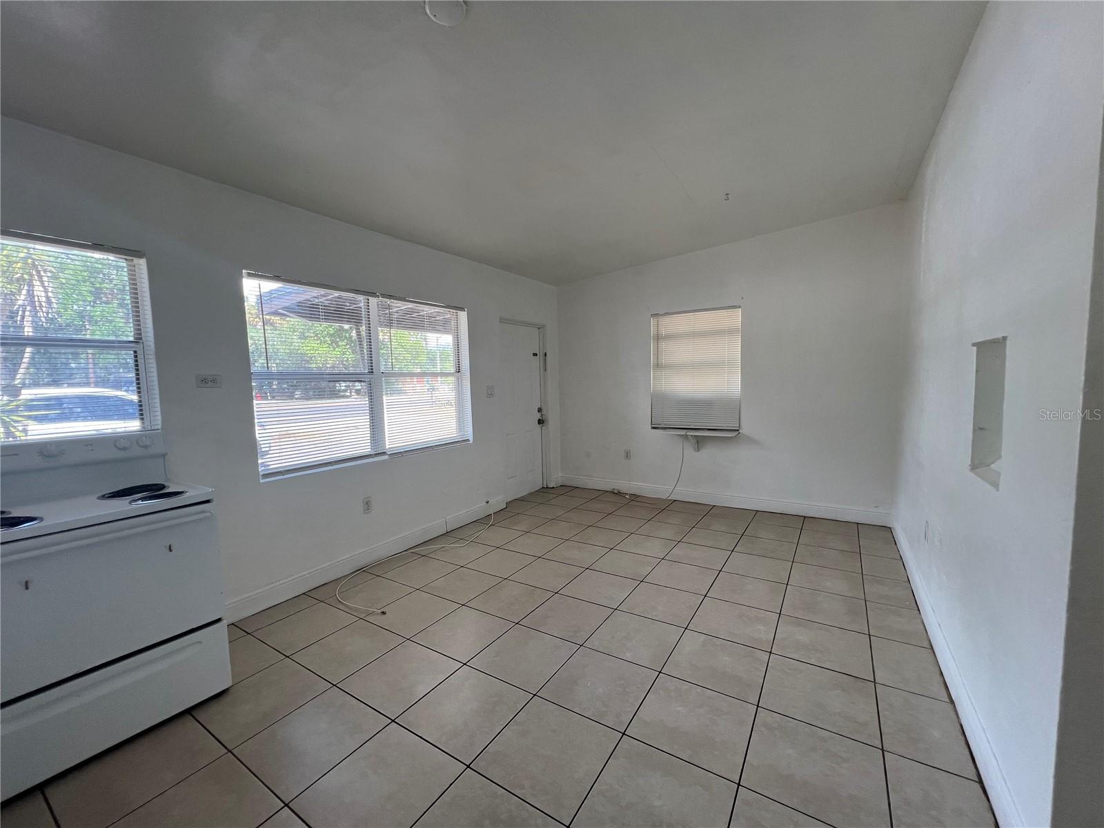 Image 14 of 17 For 989 Fiske Boulevard