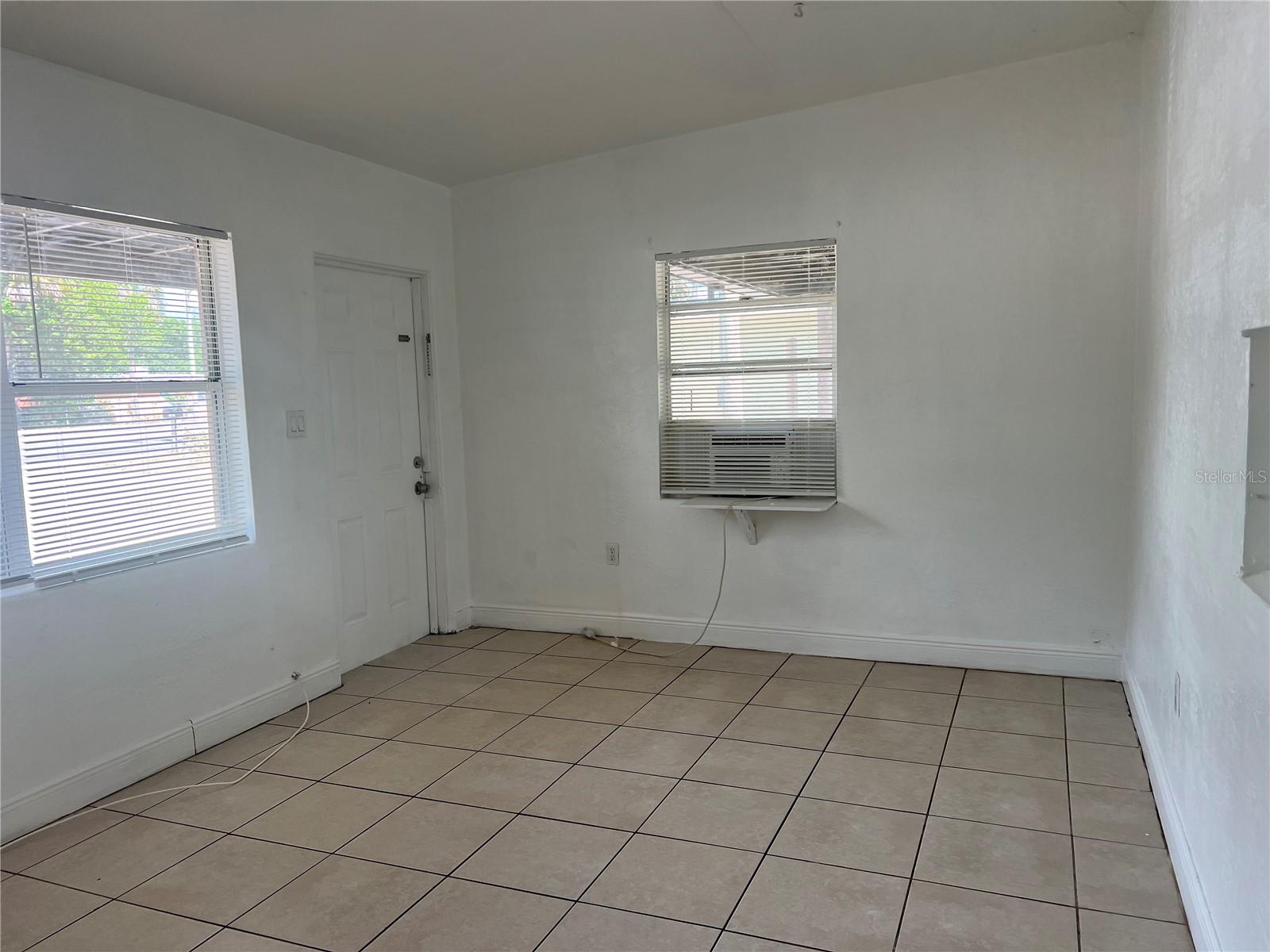 Image 15 of 17 For 989 Fiske Boulevard