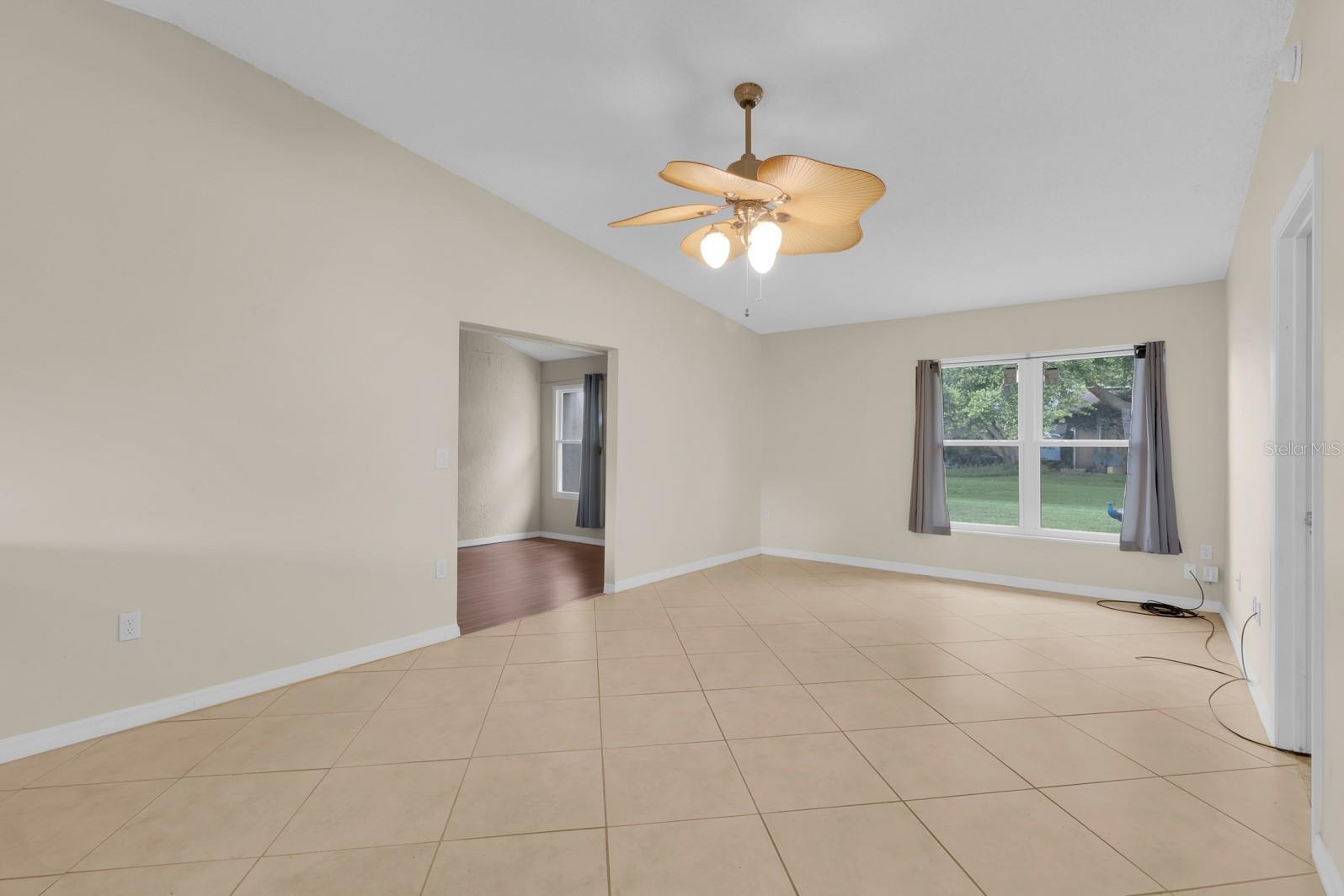 Image 11 of 24 For 978 Calanda Avenue