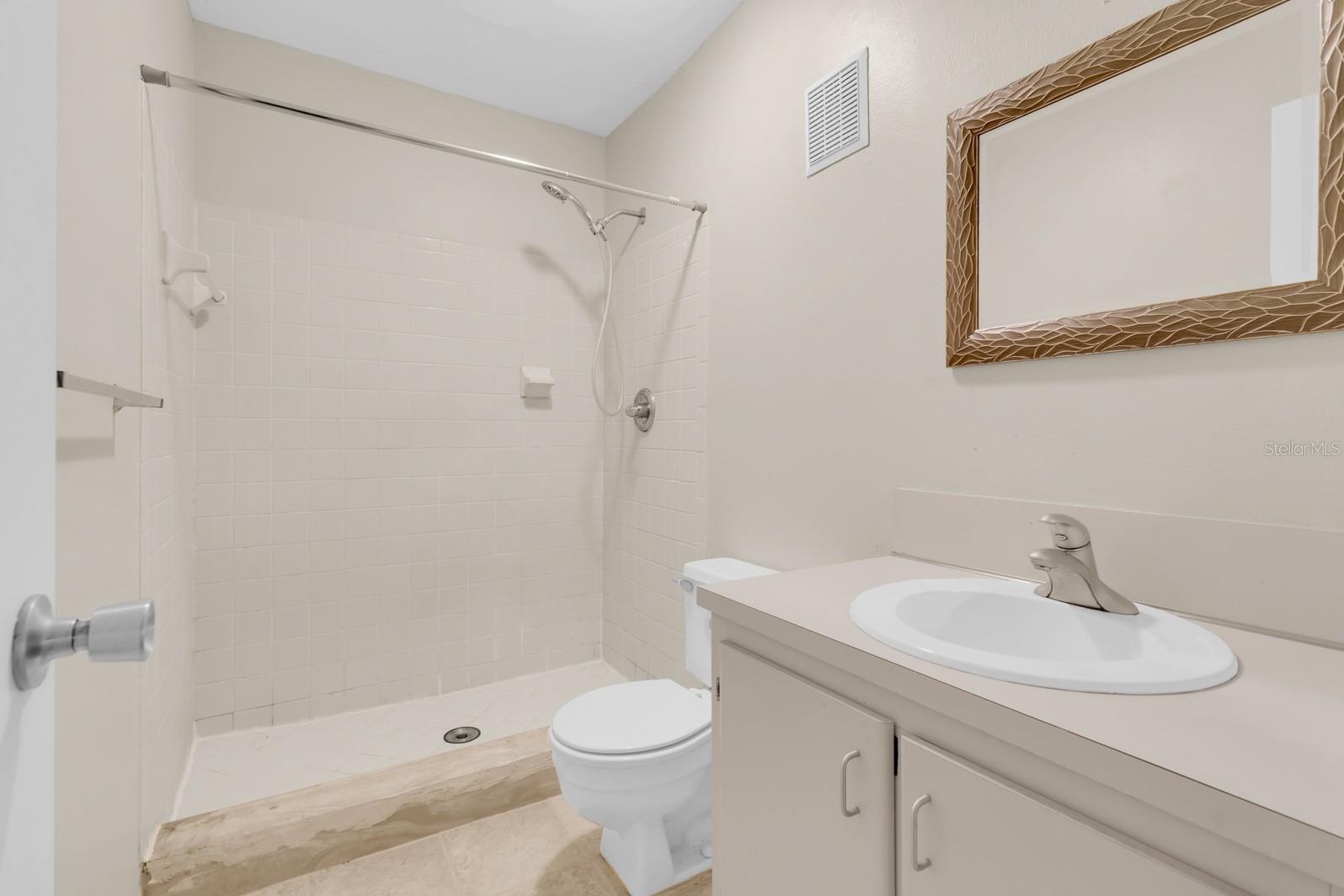 Image 15 of 24 For 978 Calanda Avenue