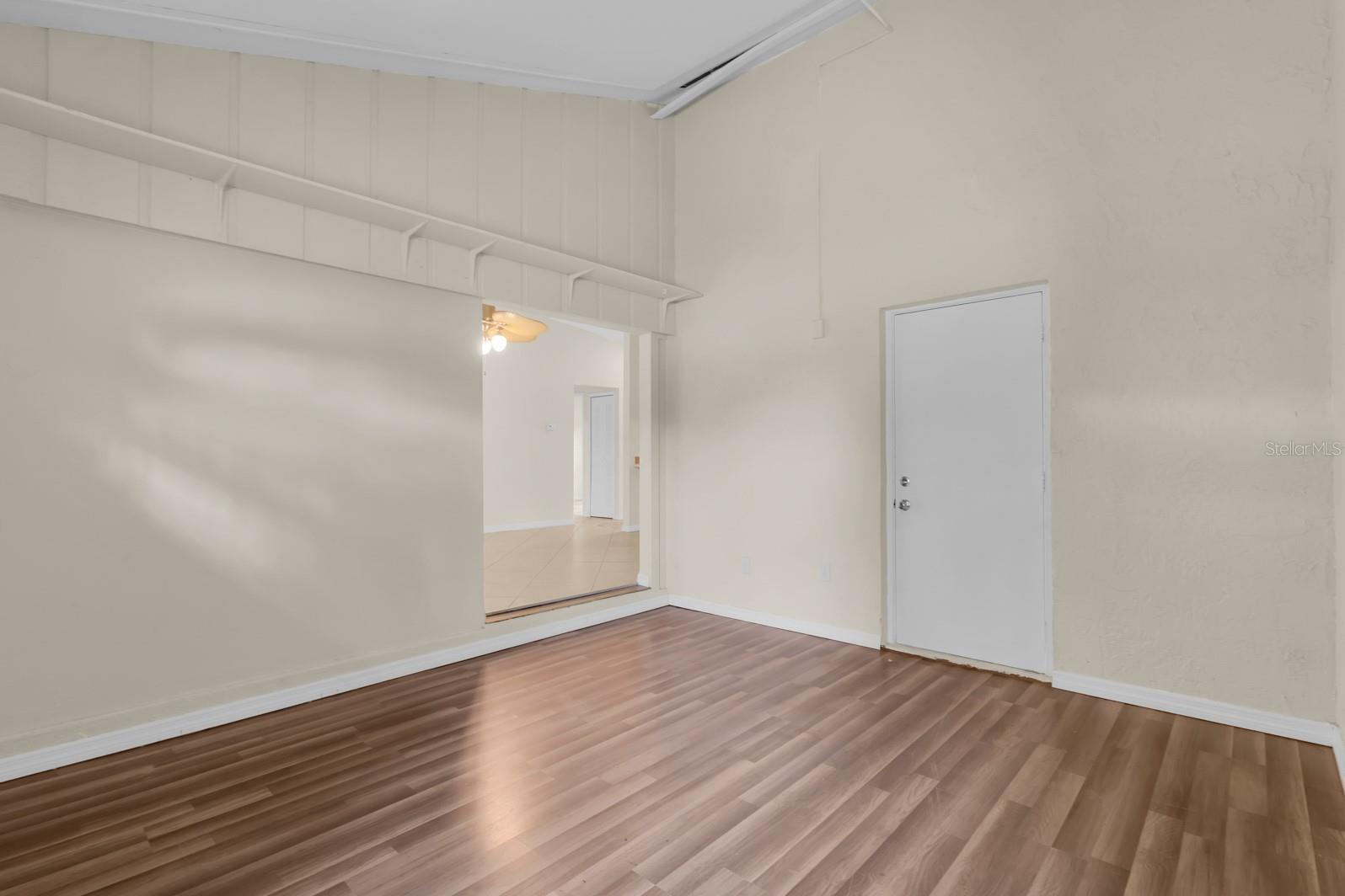 Image 18 of 24 For 978 Calanda Avenue