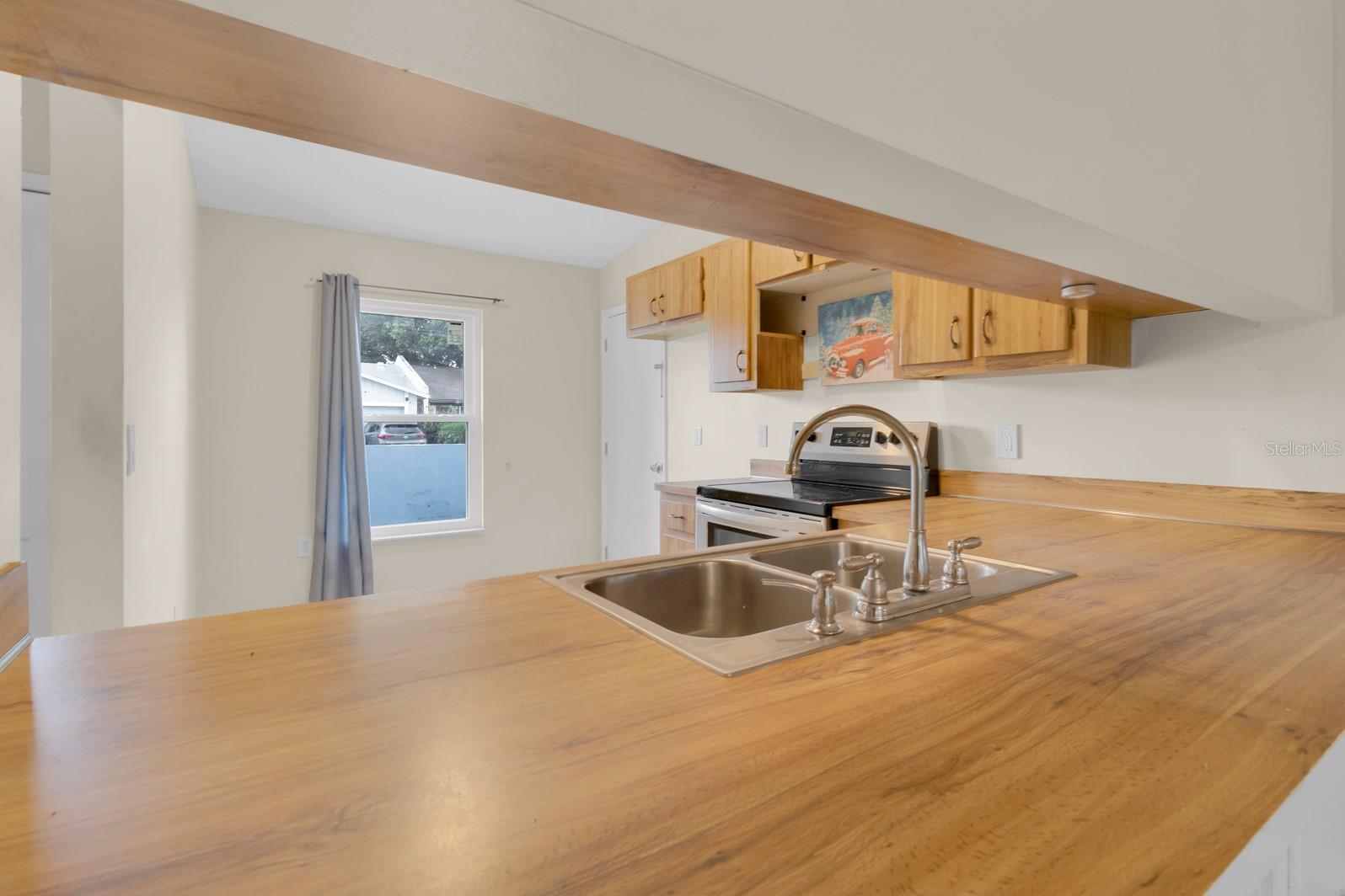 Image 19 of 24 For 978 Calanda Avenue
