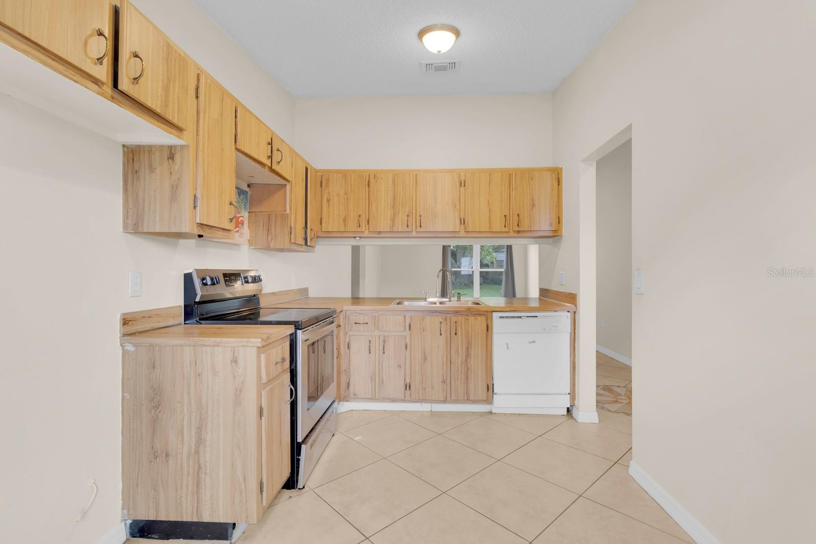Image 20 of 24 For 978 Calanda Avenue