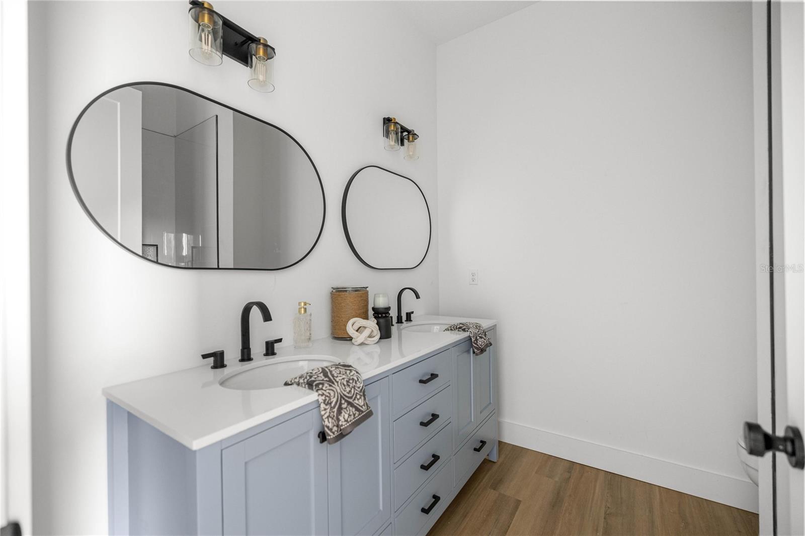 Image 22 of 41 For 2212 210th Avenue