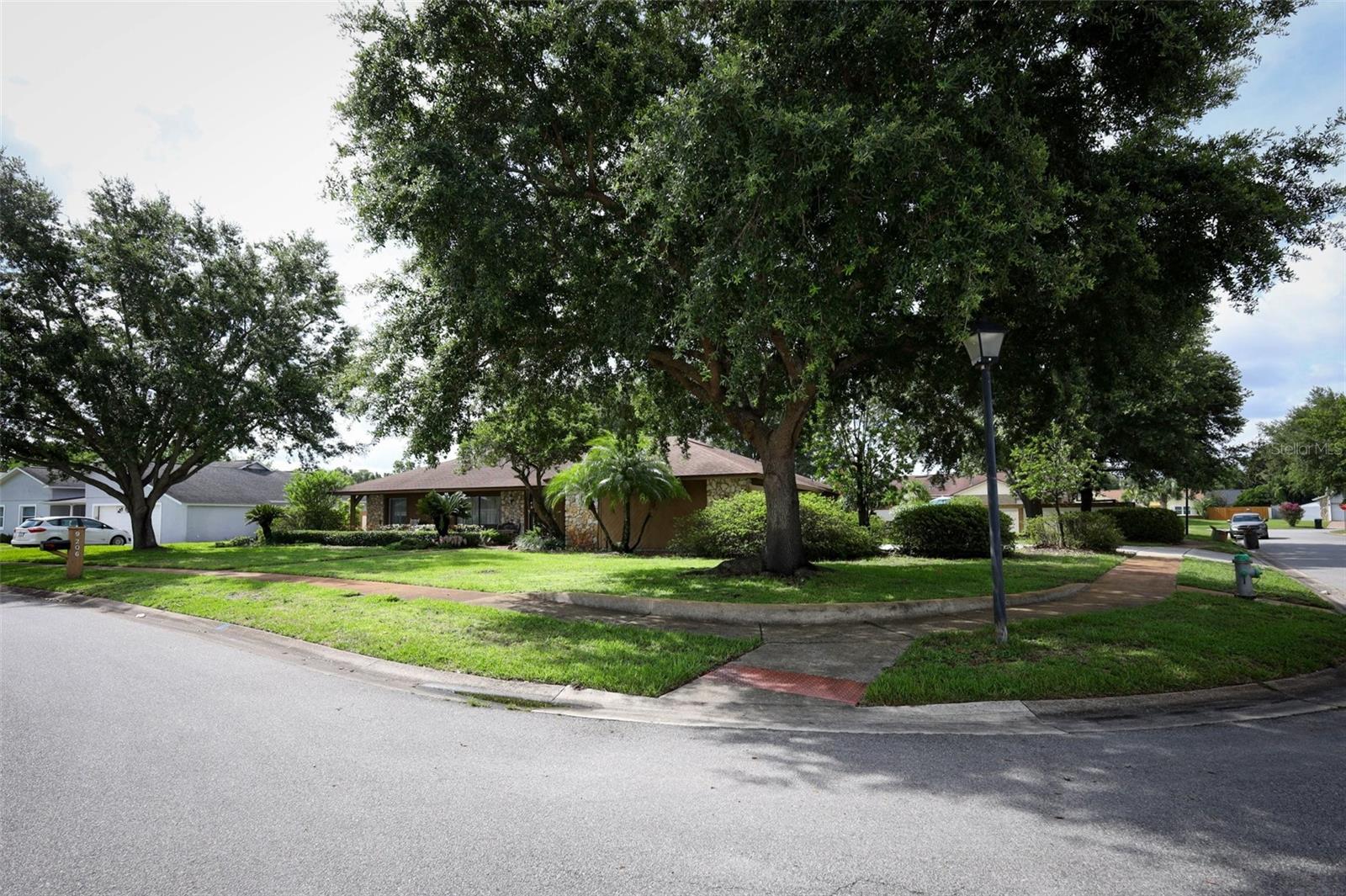 Image 13 of 49 For 9206 Everwood Street