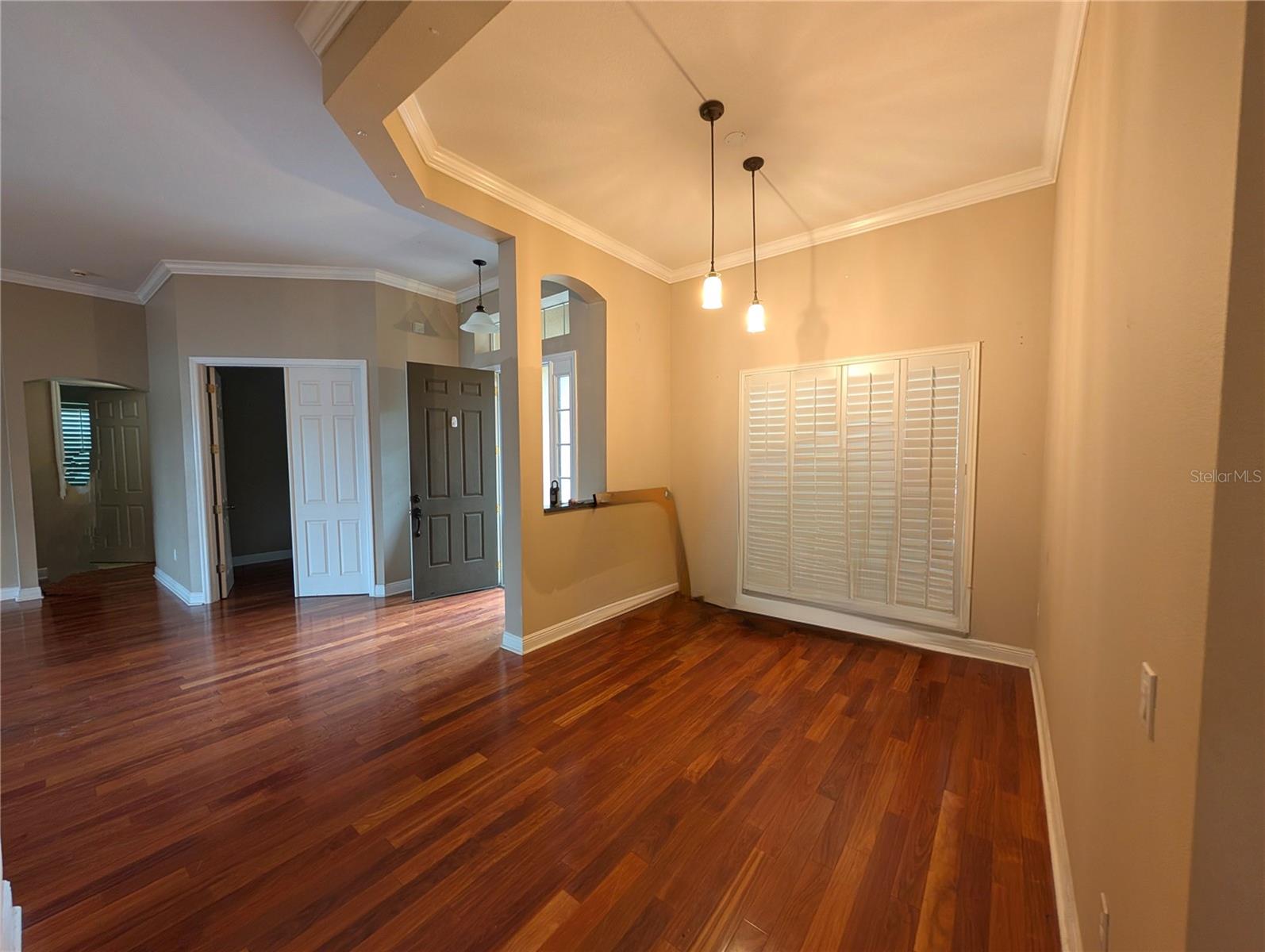 Image 5 of 66 For 3504 Shorewood Drive