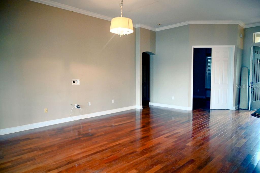 Image 7 of 66 For 3504 Shorewood Drive