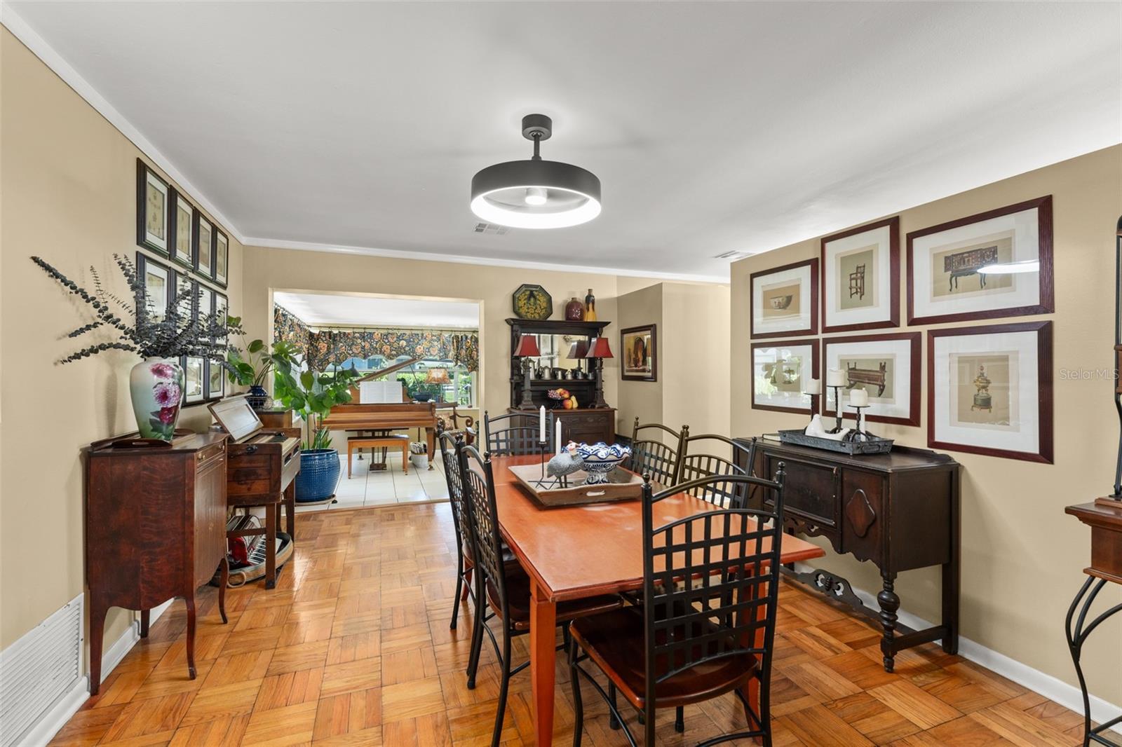 Image 2 of 42 For 1924 Summerfield Road