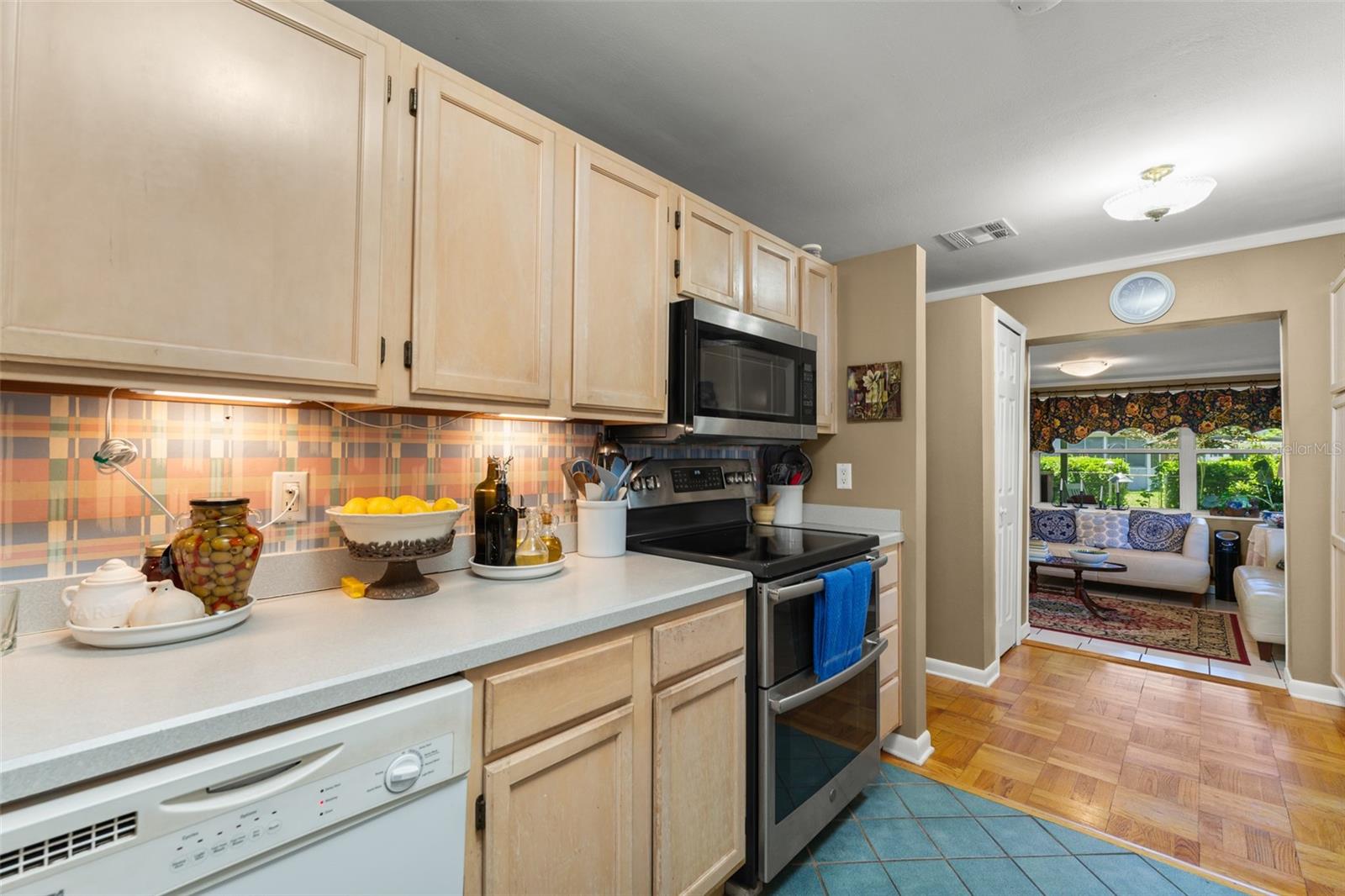 Image 30 of 42 For 1924 Summerfield Road