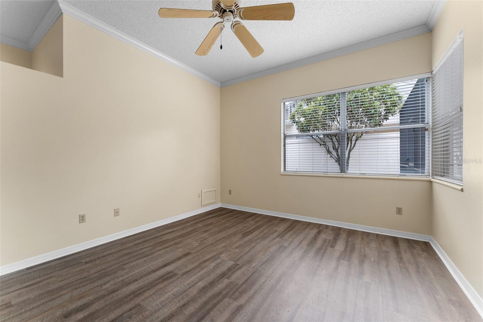 Image 21 of 37 For 14558 Mandolin Drive