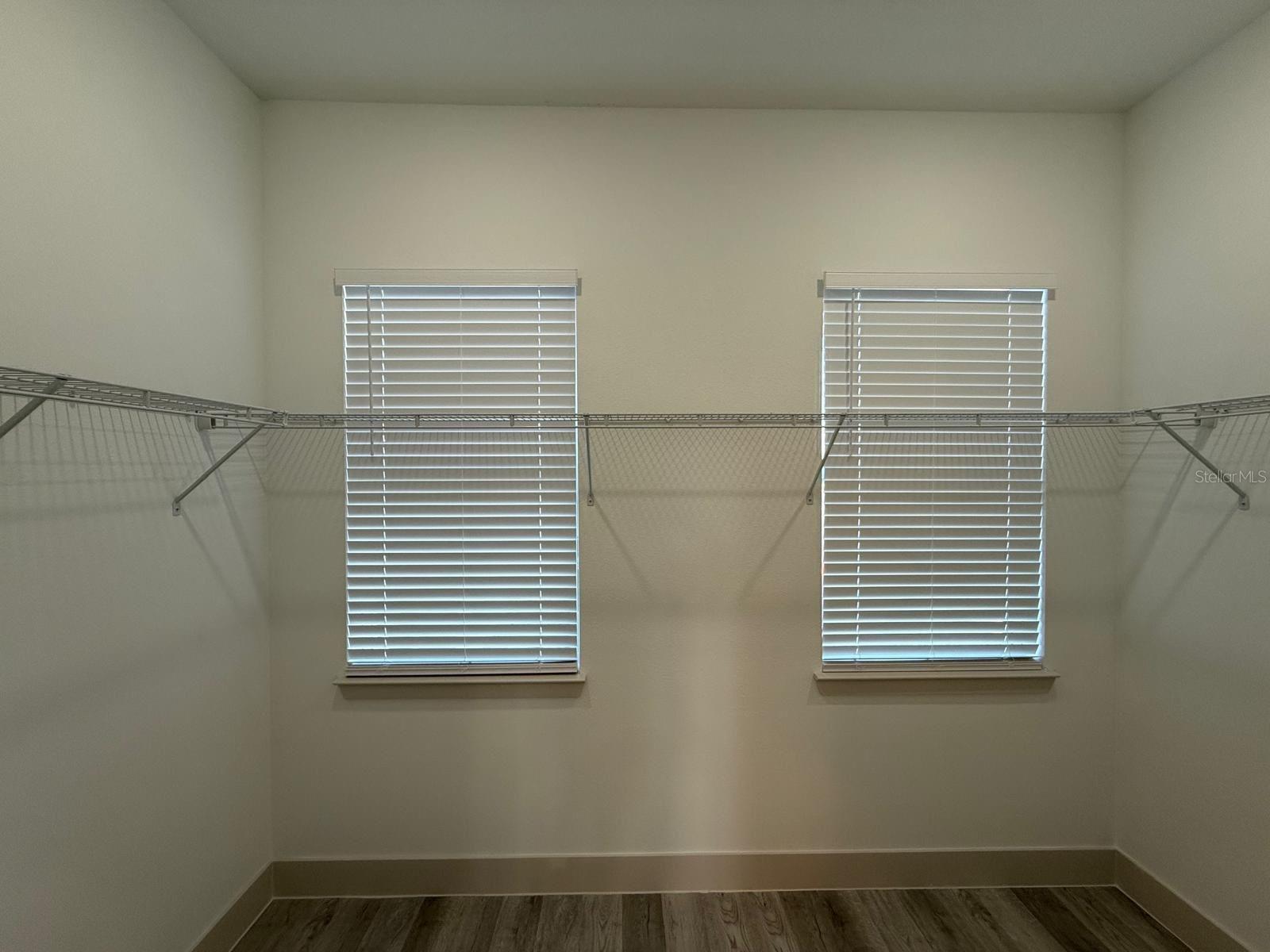 Image 19 of 26 For 1495 Craleigh Street