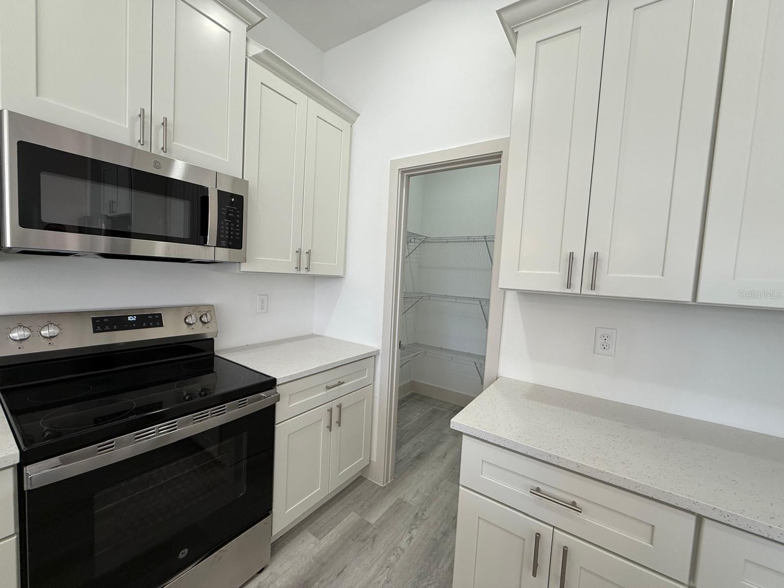 Image 6 of 26 For 1495 Craleigh Street