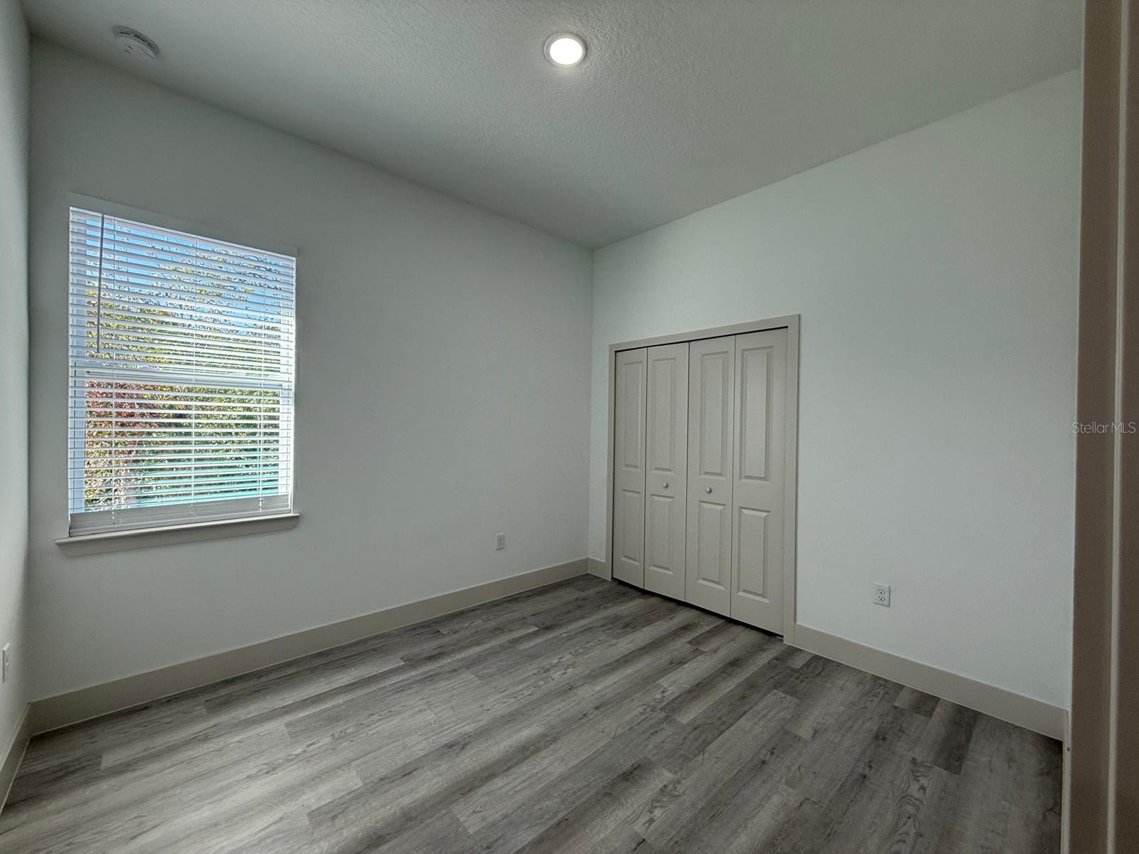 Image 9 of 26 For 1495 Craleigh Street