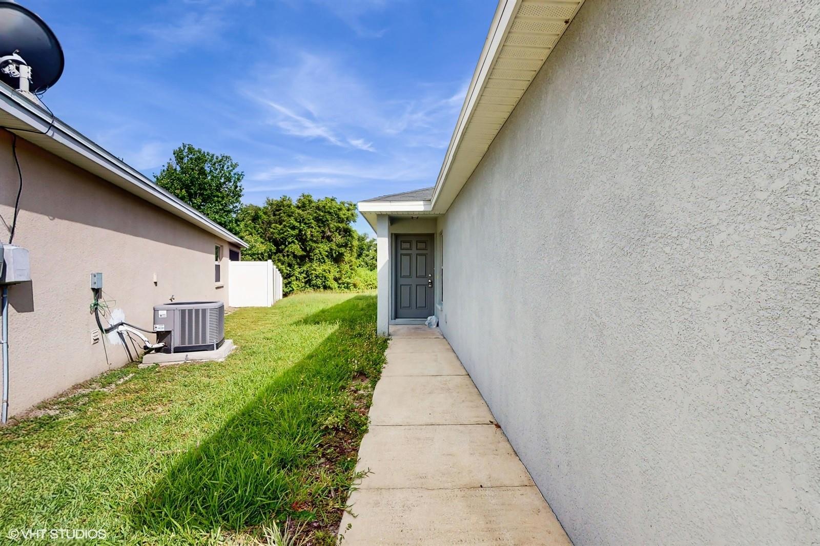 Image 26 of 33 For 4844 Summerfield Circle