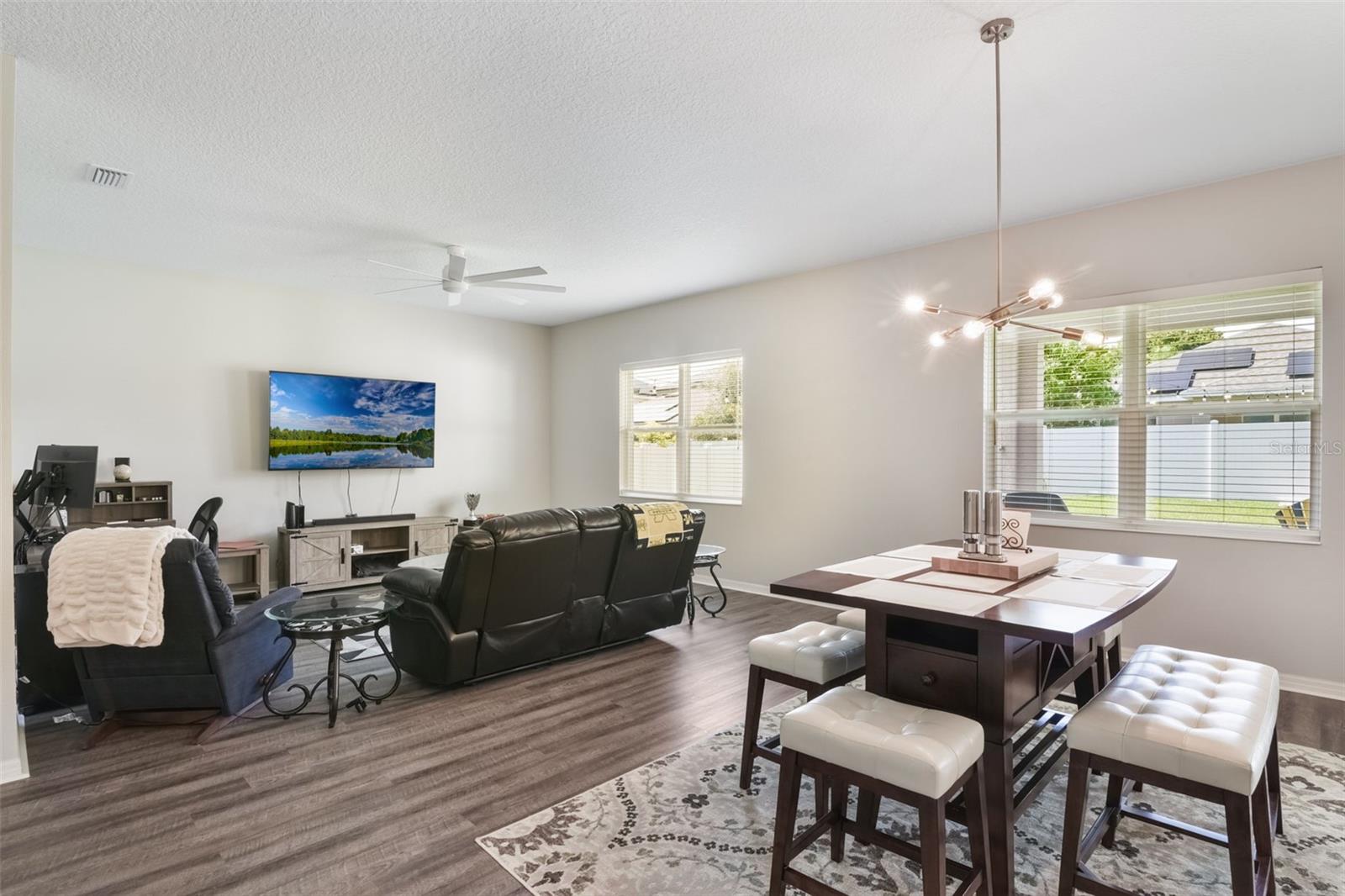 Image 11 of 47 For 965 Maypole Drive