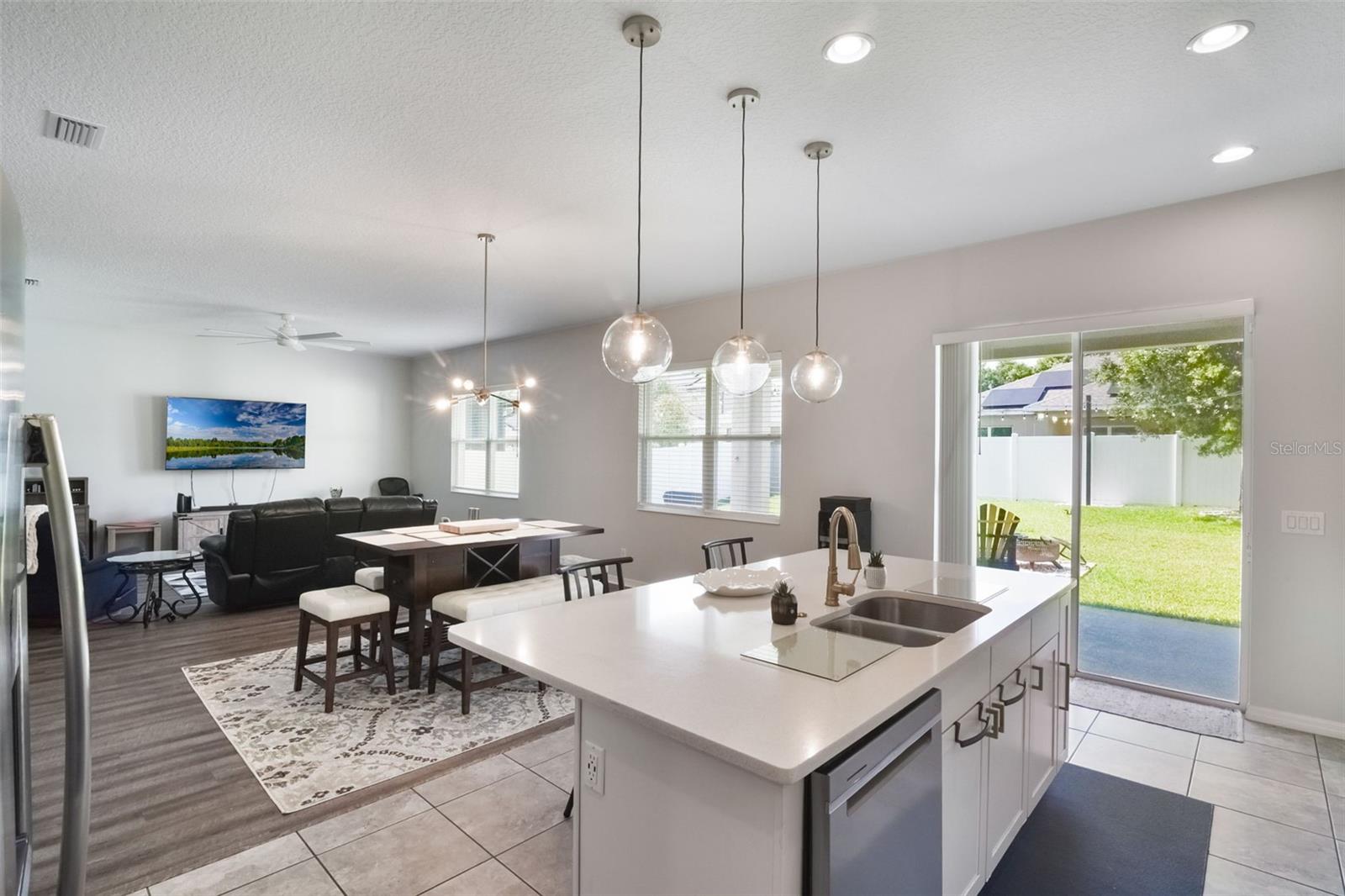 Image 15 of 47 For 965 Maypole Drive