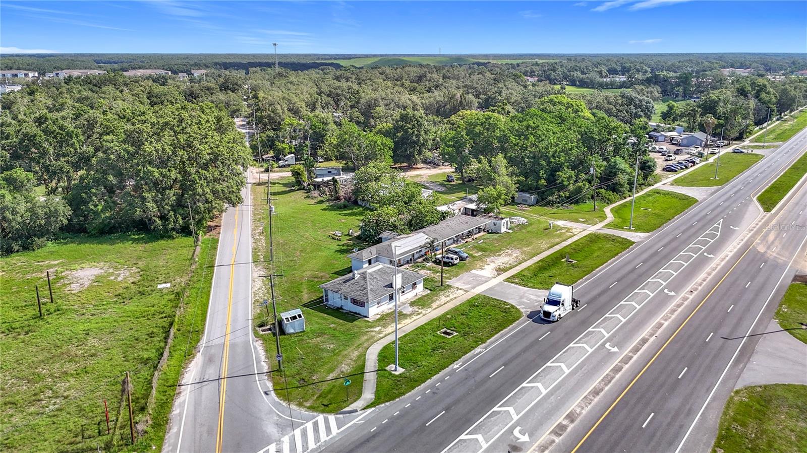 Listing photo id 8 for 11302 301 Highway