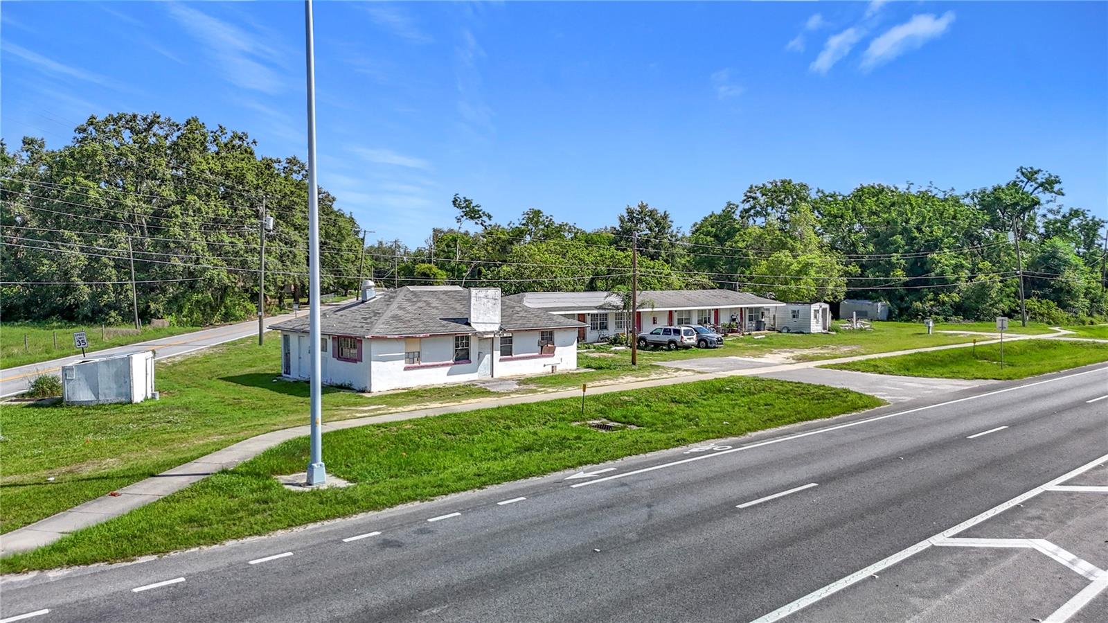Listing photo id 16 for 11302 301 Highway