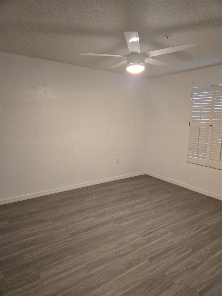 Image 6 of 8 For 925 Lexington Parkway 14