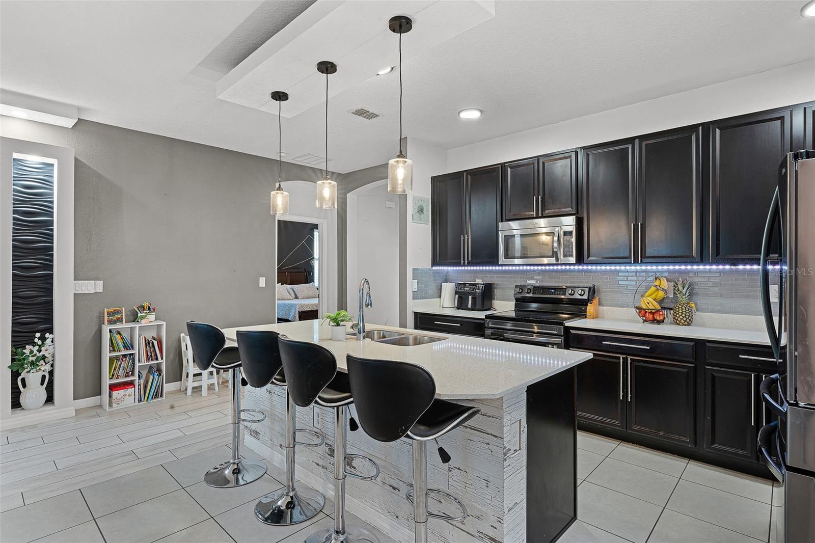 Image 3 of 24 For 654 Star Magnolia Drive
