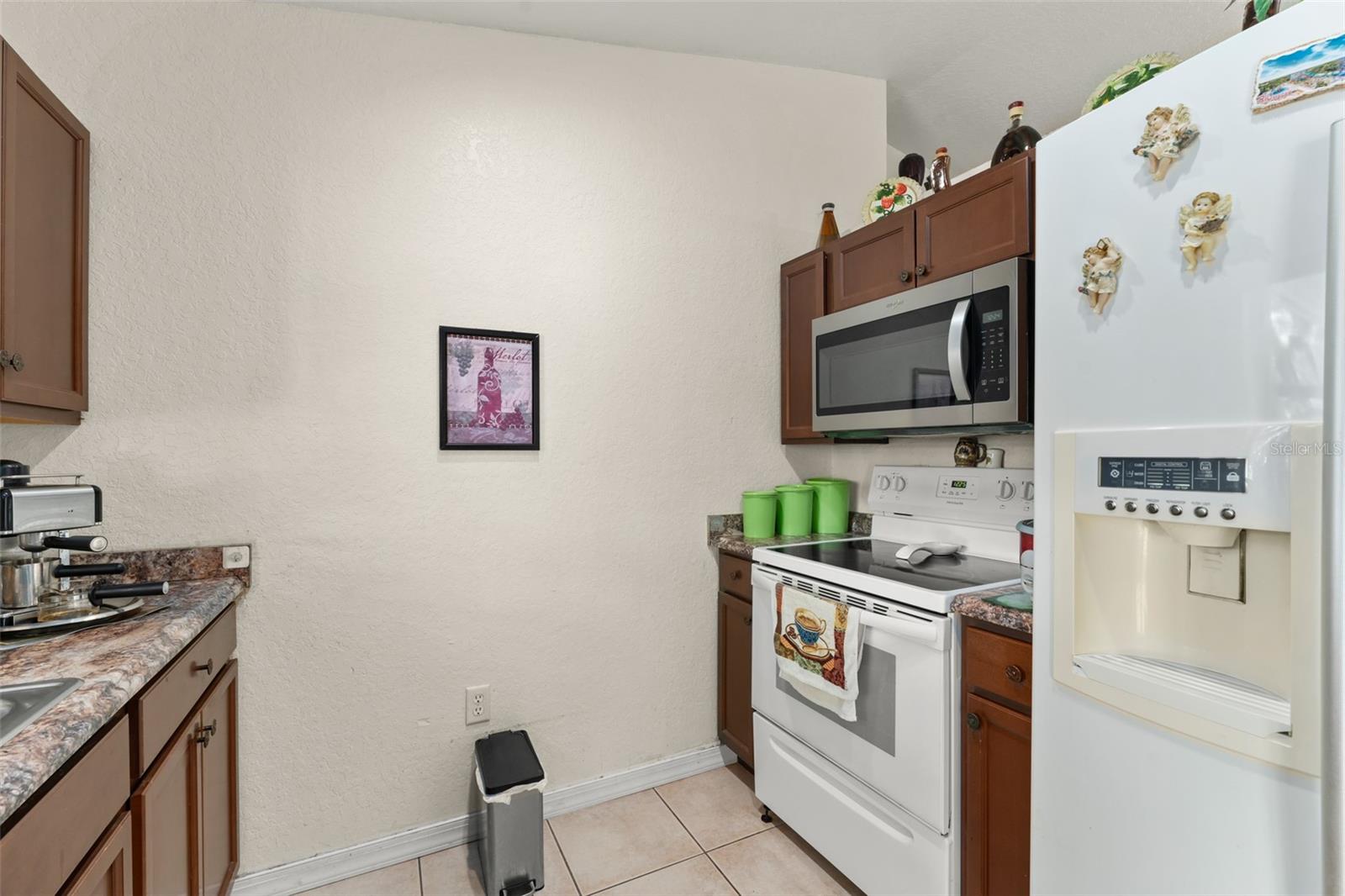 Image 10 of 32 For 470 Cardinal Court
