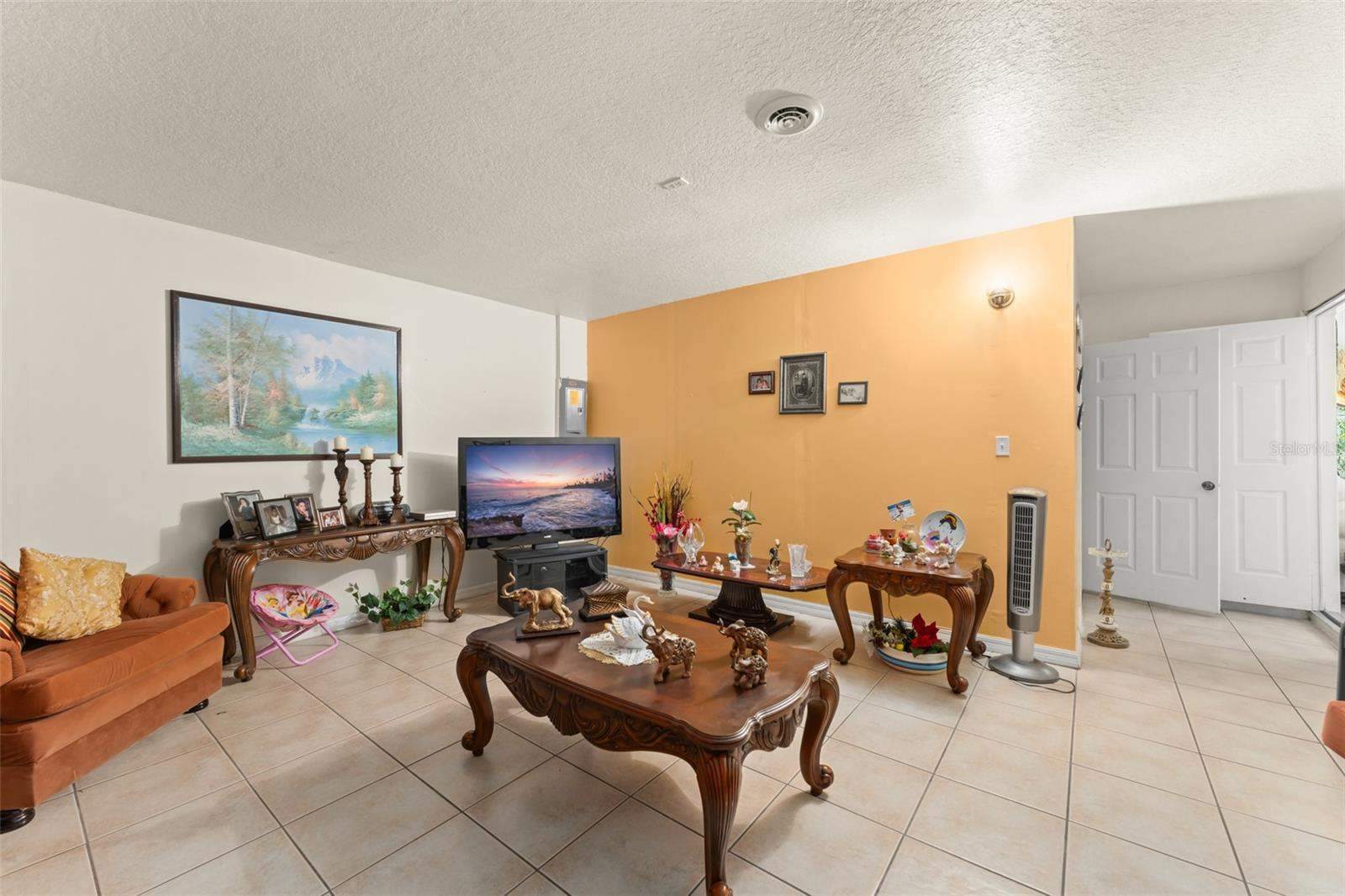 Image 17 of 32 For 470 Cardinal Court