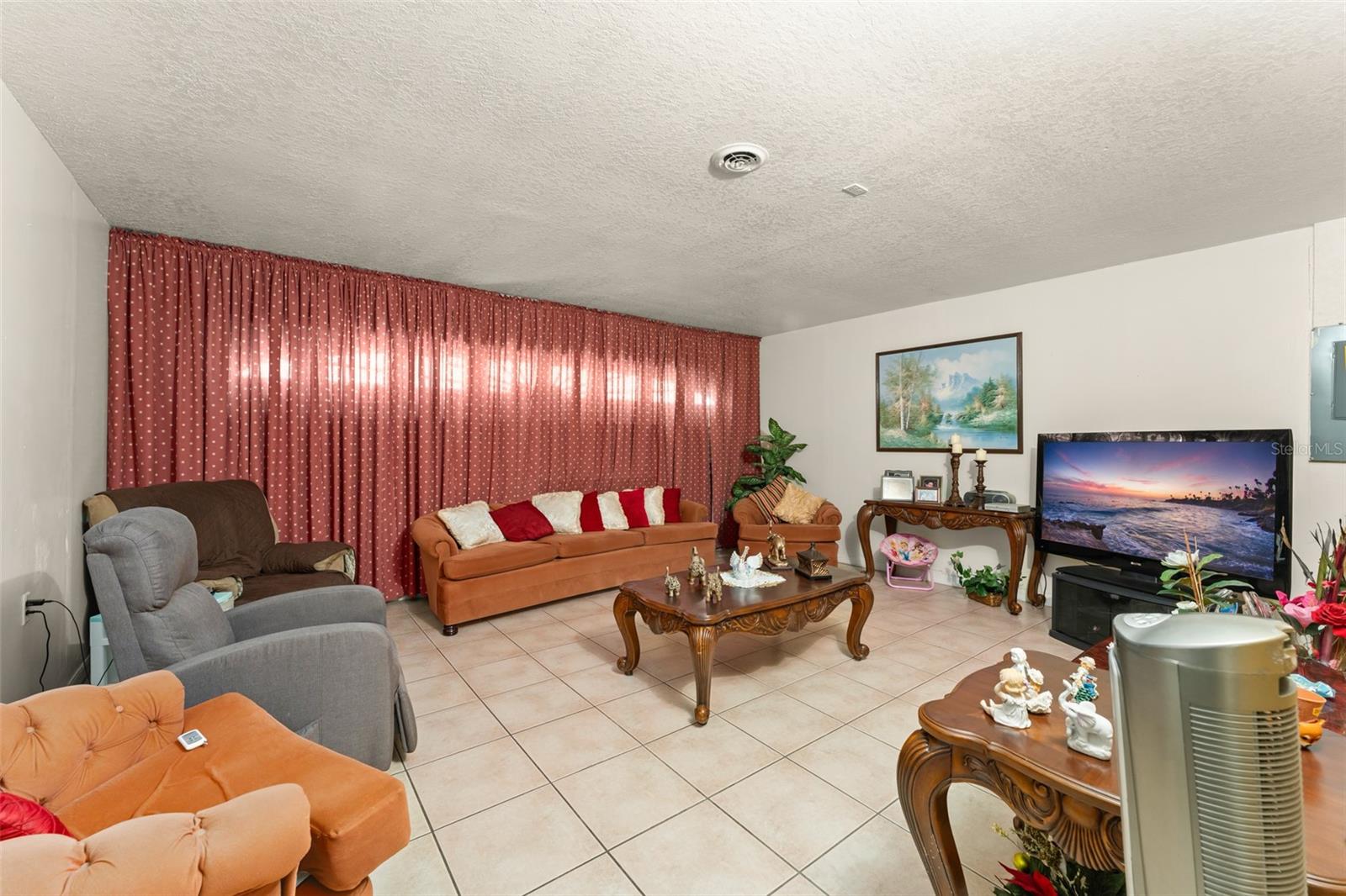Image 18 of 32 For 470 Cardinal Court