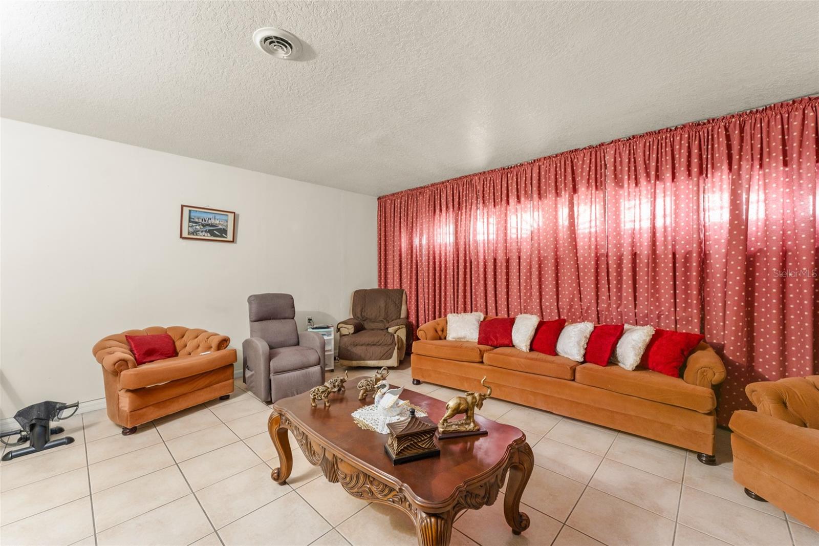 Image 19 of 32 For 470 Cardinal Court