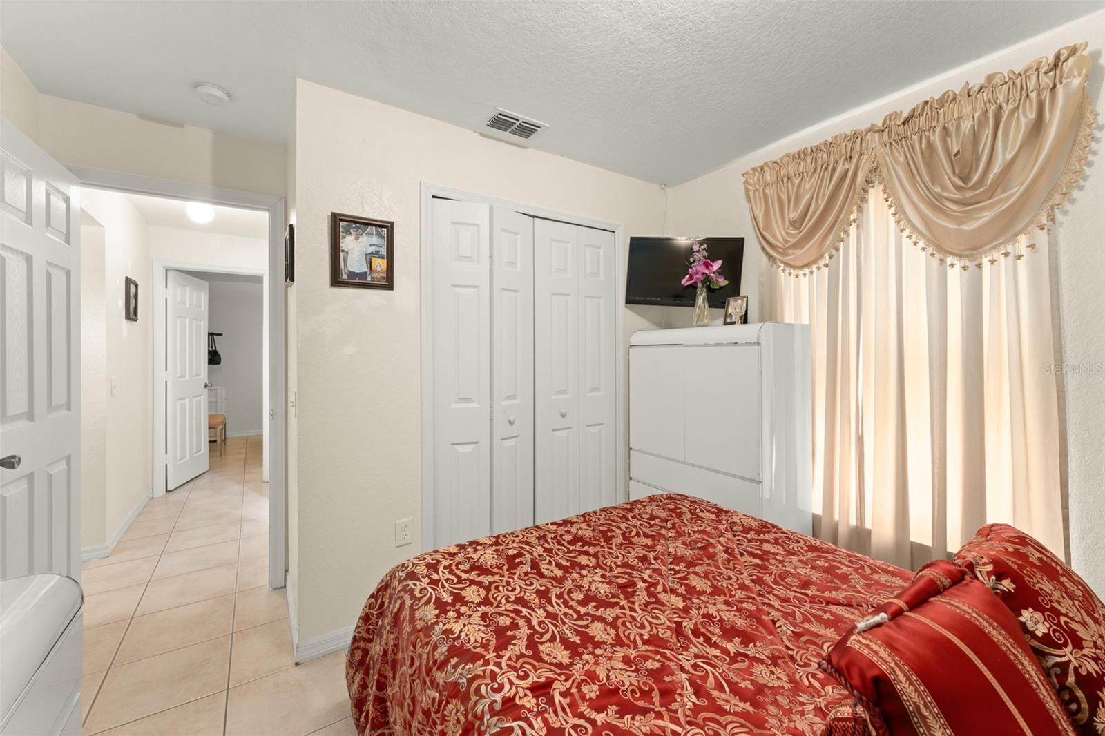 Image 21 of 32 For 470 Cardinal Court