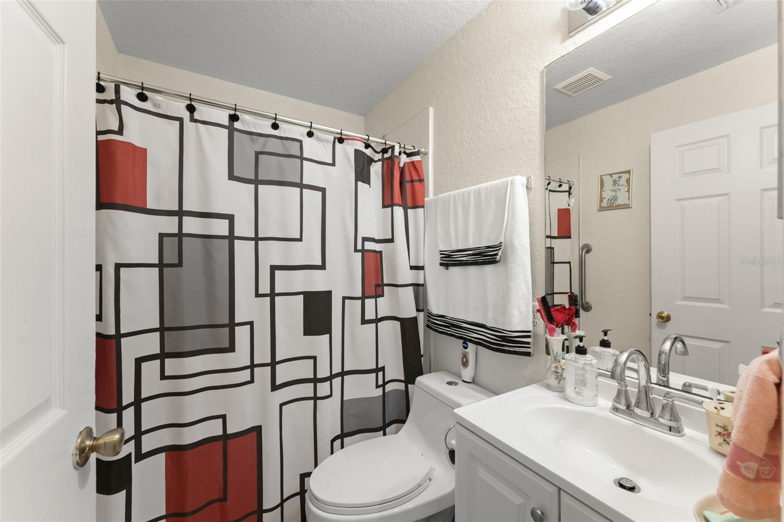 Image 22 of 32 For 470 Cardinal Court