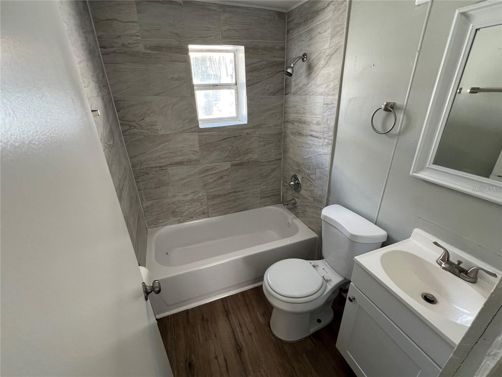 Image 10 of 22 For 2107 Hollywood Avenue