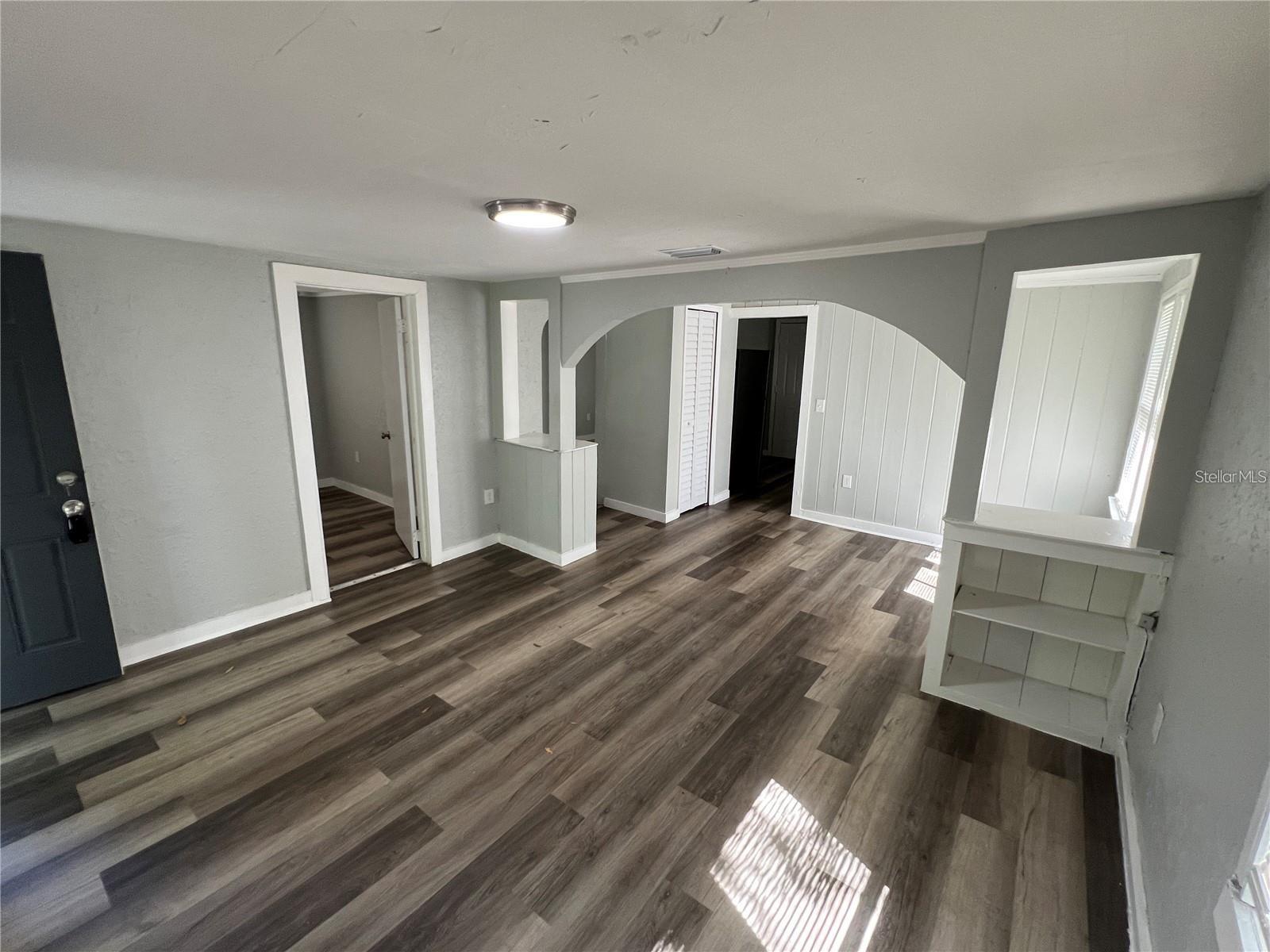 Image 4 of 22 For 2107 Hollywood Avenue