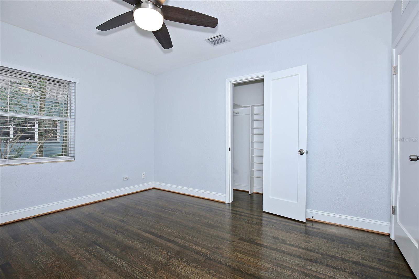 Image 11 of 17 For 1808 Delaney Avenue