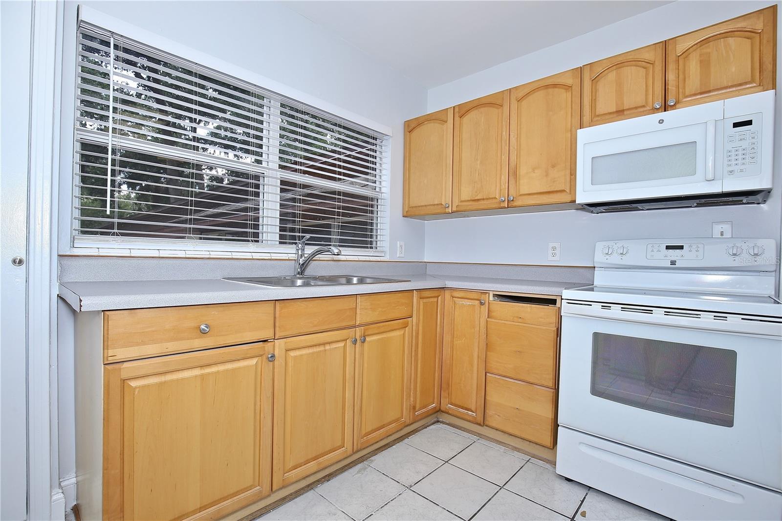 Image 6 of 17 For 1808 Delaney Avenue