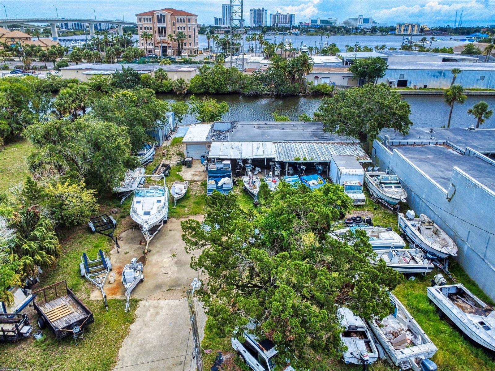 Image 16 of 37 For 801 Beach Street