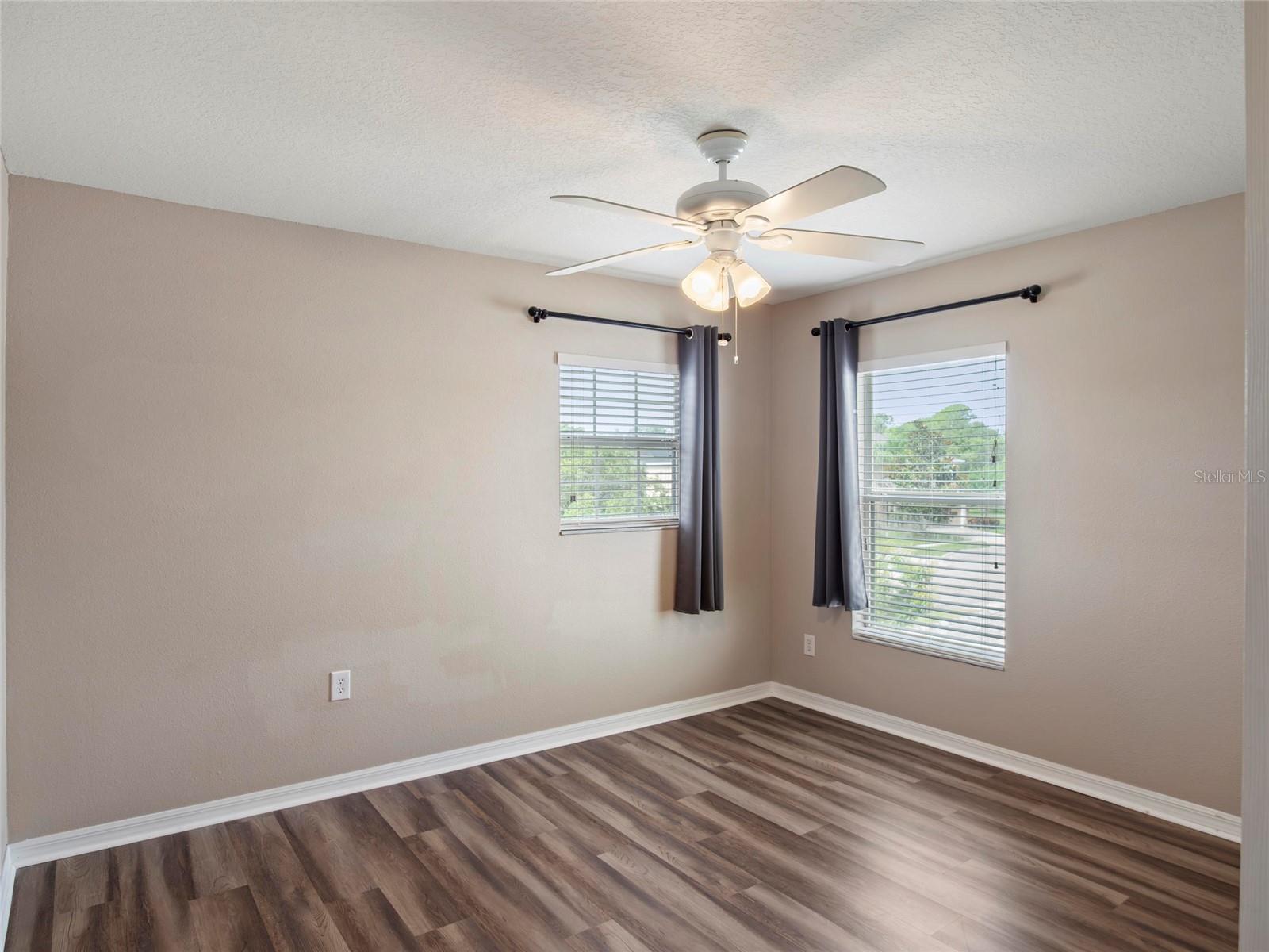 Image 24 of 31 For 512 Bella Rosa Circle